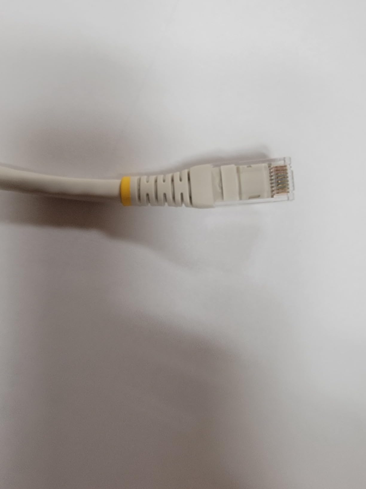 StarTech.com 6ft CAT6 Ethernet Cable - White CAT 6 Gigabit Ethernet Wire -650MHz 100W PoE++ RJ45 UTP Molded Category 6 Network/Patch Cord w/Strain Relief/Fluke Tested UL/TIA Certified (C6PATCH6WH) - Customer Photo 2