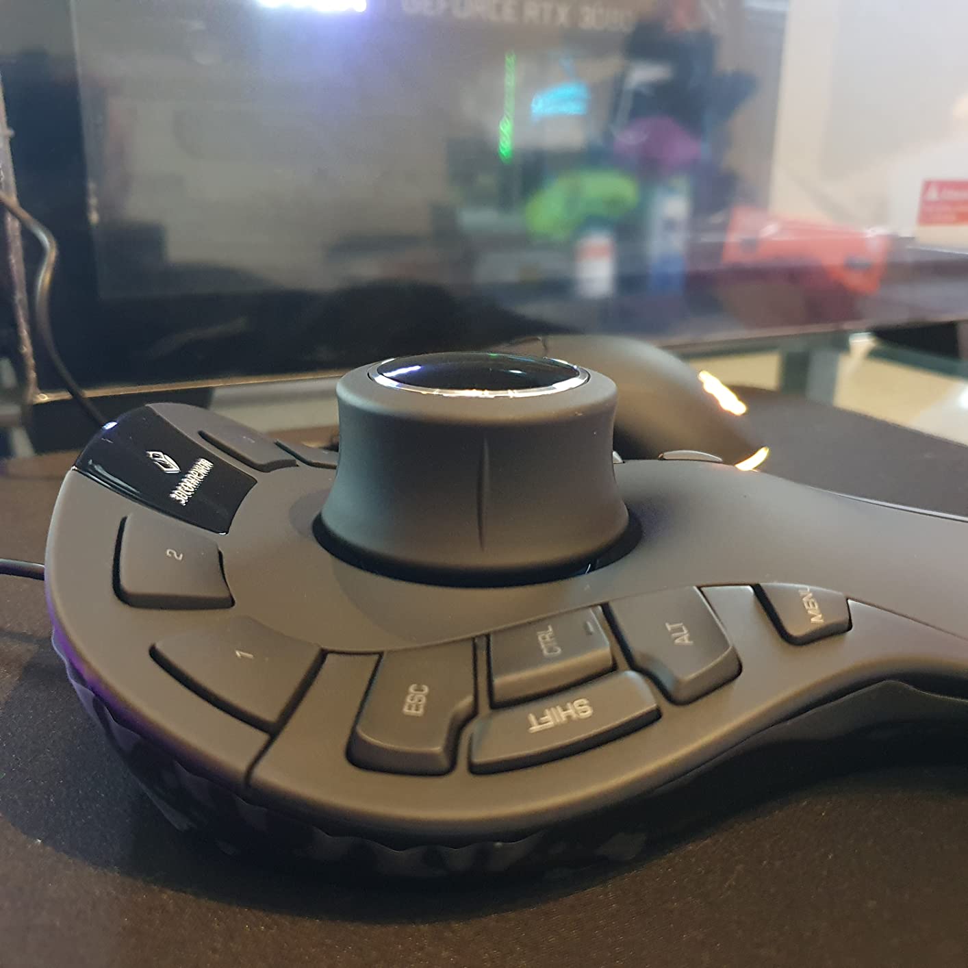 3Dconnexion 3DX-700040 SpaceMouse Pro 3D Mouse - Customer Photo 1