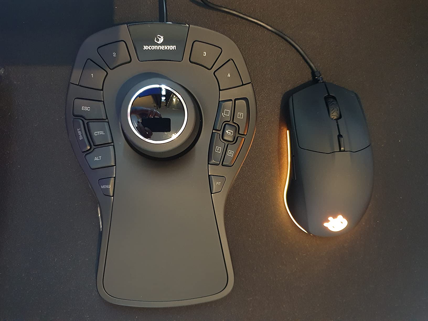 3Dconnexion 3DX-700040 SpaceMouse Pro 3D Mouse - Customer Photo 2