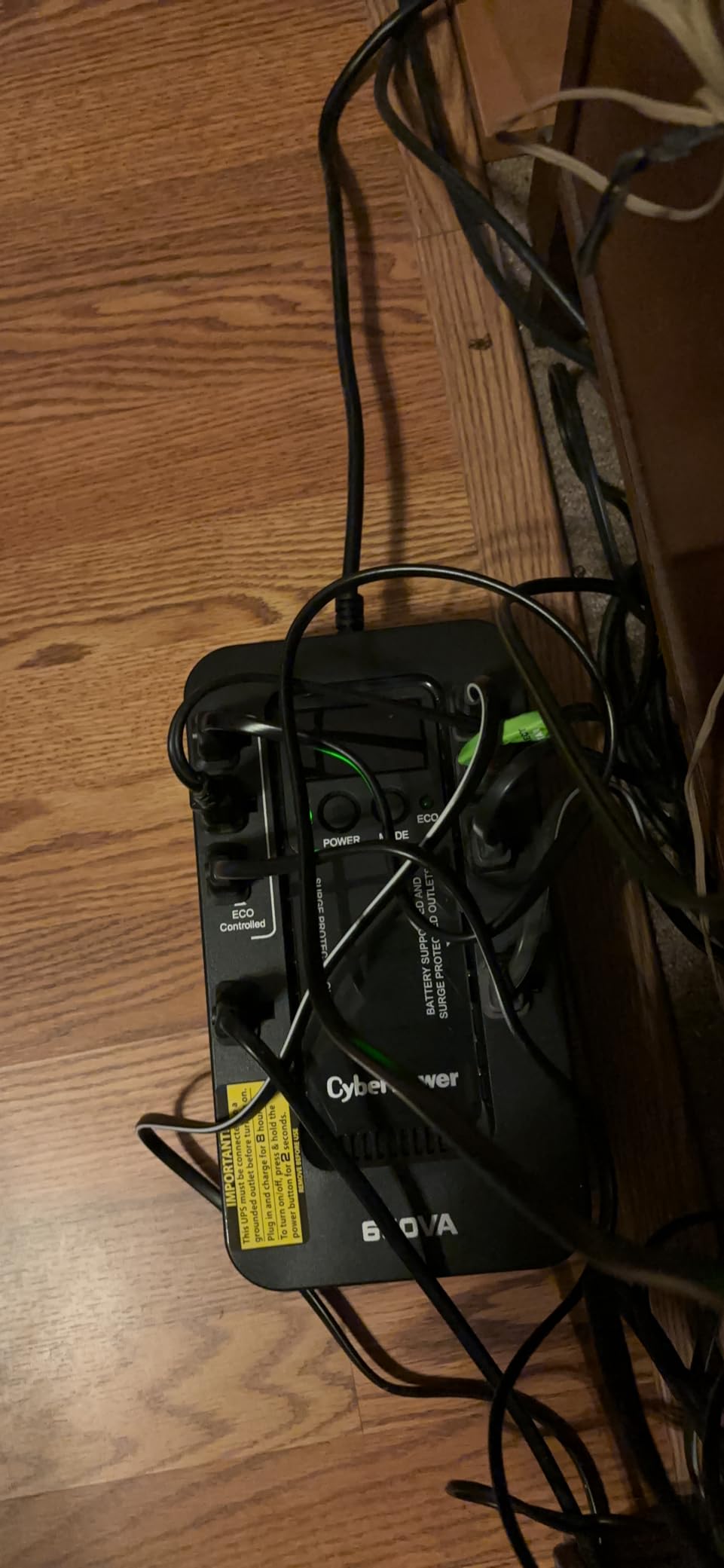 CyberPower EC850LCD Ecologic UPS Battery Backup and Surge Protector, 850VA/510W, 12 Outlets, ECO Mode, Compact, UL Certified Customer Review CyberPower EC850LCD Ecologic UPS Battery Backup and Surge Protector, 850VA/510W, 12 Outlets, ECO Mode, Compact, UL Certified - Customer Photo 2