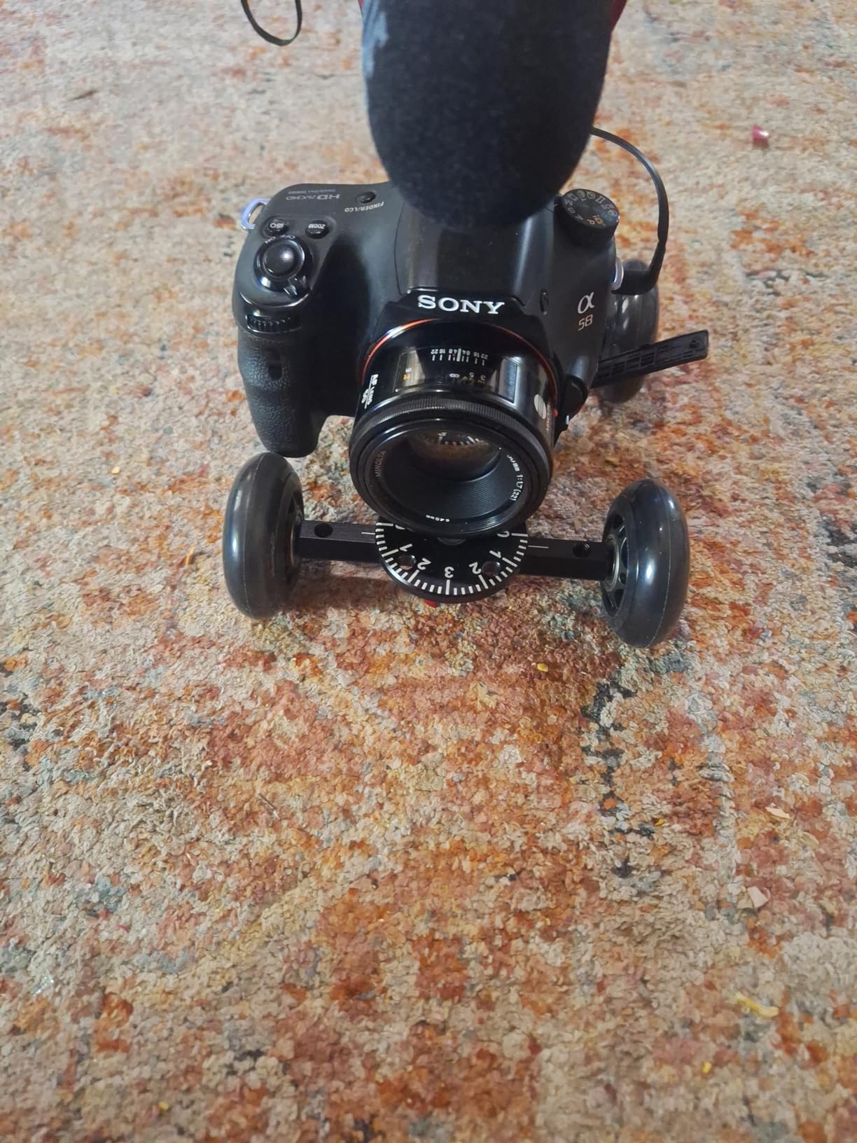 Vidpro SK-22 Professional Skater Dolly - Rolling Slider for DLSR Cameras & Camcorders Ideal for Low-Level Shooting & Panning 25 Lbs Capacity Smooth Rubber Wheels 7 Mounting Points & Extendable Handle Customer Review Vidpro SK-22 Professional Skater Dolly - Rolling Slider for DLSR Cameras & Camcorders Ideal for Low-Level Shooting & Panning 25 Lbs Capacity Smooth Rubber Wheels 7 Mounting Points & Extendable Handle - Customer Photo 2