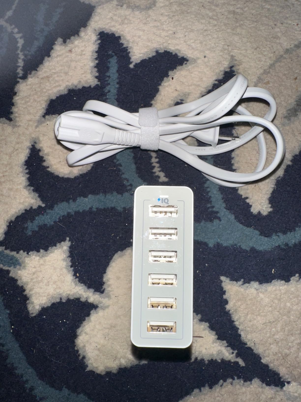 Anker Charger, 60W 6 Port USB Charging Station, PowerPort 6 Multi USB Charger for iPhone 14/13 Series, iPad Pro/Air/Mini, Galaxy S23/S22/S21, Note 20 Ultra, LG, HTC, and More - Customer Photo 1