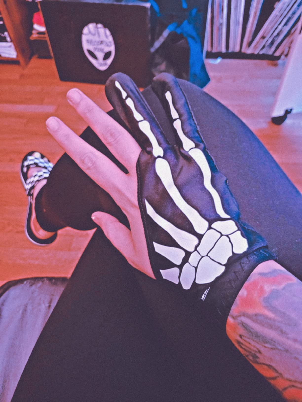 HUION Skeleton Artist Glove for Graphic Drawing Tablet Pad Monitor Painting, Paper Sketching, Suitable for Left and Right Hand Customer Review HUION Skeleton Artist Glove for Graphic Drawing Tablet Pad Monitor Painting, Paper Sketching, Suitable for Left and Right Hand - Customer Photo 5