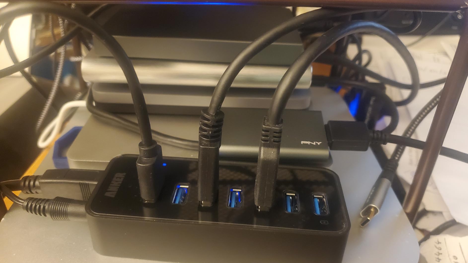 Anker Powered USB Hub for Laptop, 7 Ports USB 3.0 Data Hub, with 36W Power Adapter and BC 1.2 Charging Port for iPhone 7/6s Plus, iPad Air 2, Galaxy S Series, Note Series, Mac, PC, USB-Flash Drives - Customer Photo 2