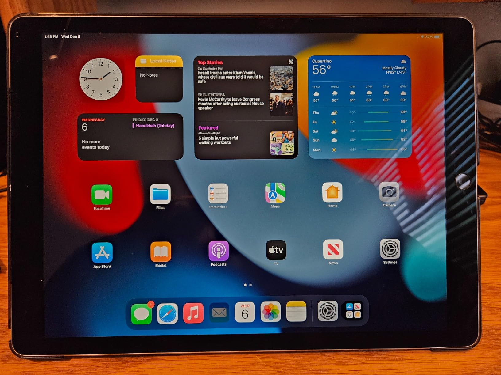 Apple iPad Pro 12.9in Tablet (256GB Wi-FI, Space Gray)(Renewed) - Customer Photo 2