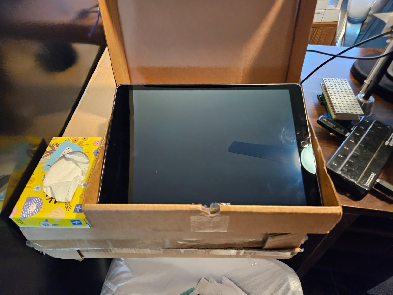 Apple iPad Pro 12.9in Tablet (256GB Wi-FI, Space Gray)(Renewed) - Customer Photo 5