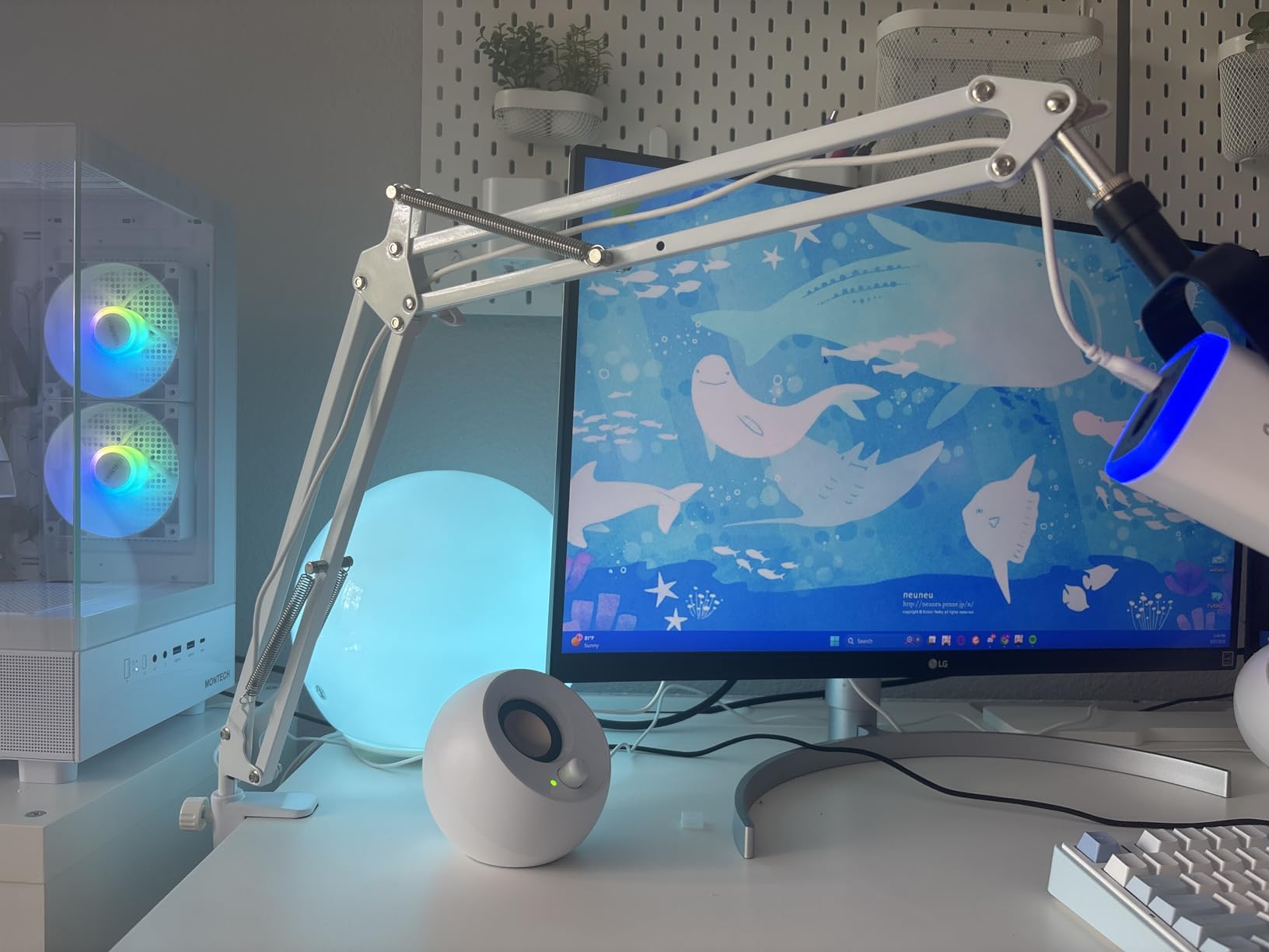 InnoGear Boom Arm Microphone Mic Stand for Blue Yeti HyperX QuadCast SoloCast Snowball Fifine Shure SM7B and other Mic, Medium Customer Review InnoGear Boom Arm Microphone Mic Stand for Blue Yeti HyperX QuadCast SoloCast Snowball Fifine Shure SM7B and other Mic, Medium - Customer Photo 4