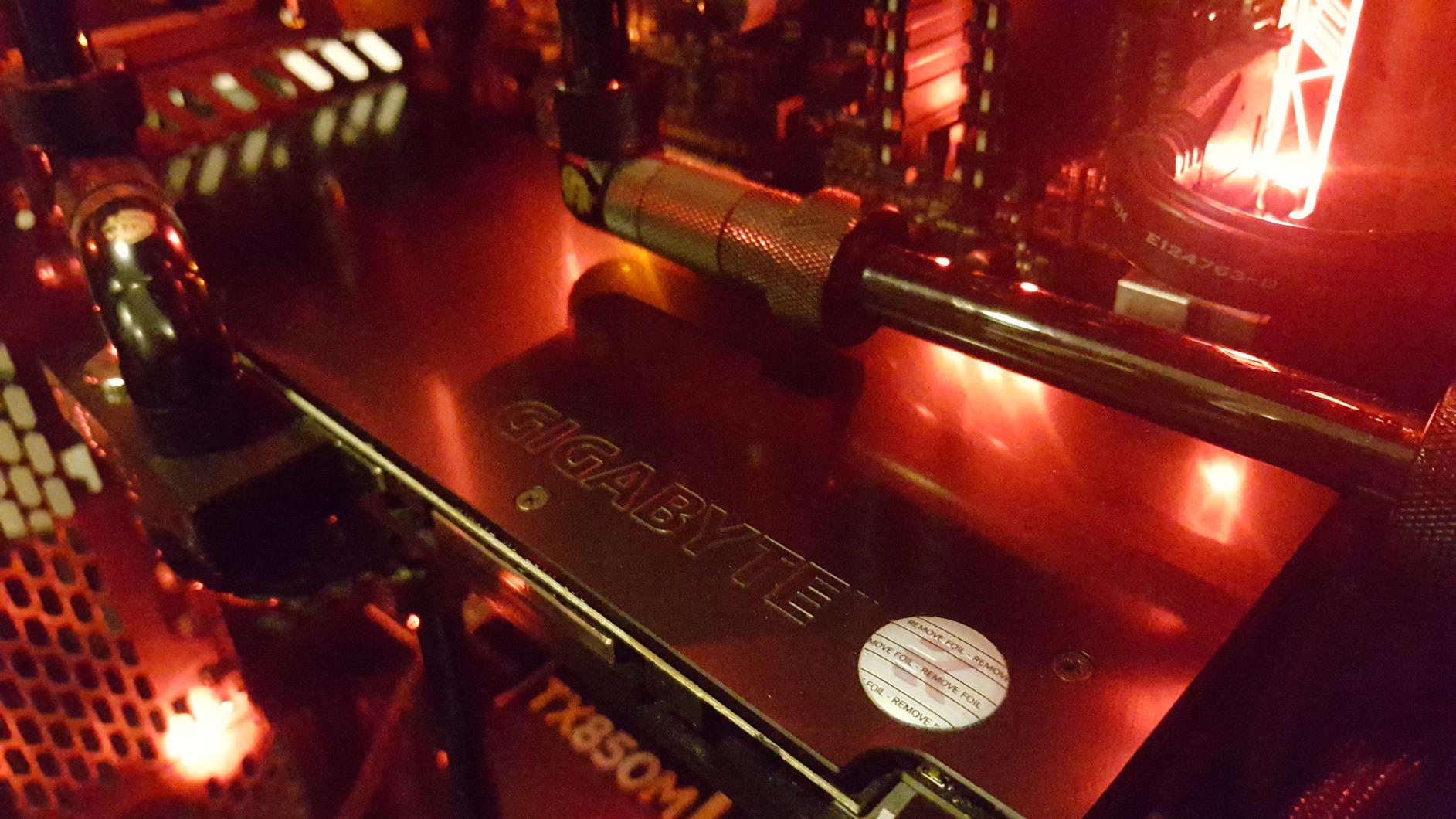 AMD YD1700BBAEBOX Ryzen 7 1700 Processor with Wraith Spire LED Cooler Customer Review AMD YD1700BBAEBOX Ryzen 7 1700 Processor with Wraith Spire LED Cooler - Customer Photo 2