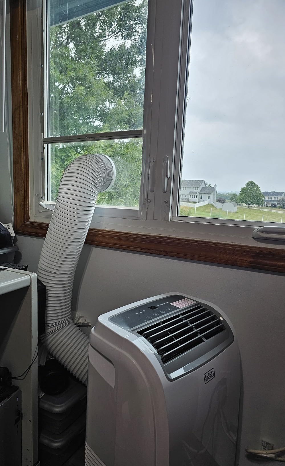BLACK+DECKER Smart Portable Air Conditioner with Heat, 12,000 BTU (8,000 BTU SACC) Cooling, 9,000 BTU Heating for Rooms up to 550 Sq. Ft., Follow Me Remote, BPACT12HWT, White - Customer Photo 1