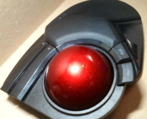 ELECOM HUGE Trackball, 2.4GHz Wireless USB, Index Finger Control, Customizable 8-Button, Large Soft Palm Rest, 52mm Ball, Windows PC Mac (M-HT1DRBK) Customer Review ELECOM HUGE Trackball, 2.4GHz Wireless USB, Index Finger Control, Customizable 8-Button, Large Soft Palm Rest, 52mm Ball, Windows PC Mac (M-HT1DRBK) - Customer Photo 1