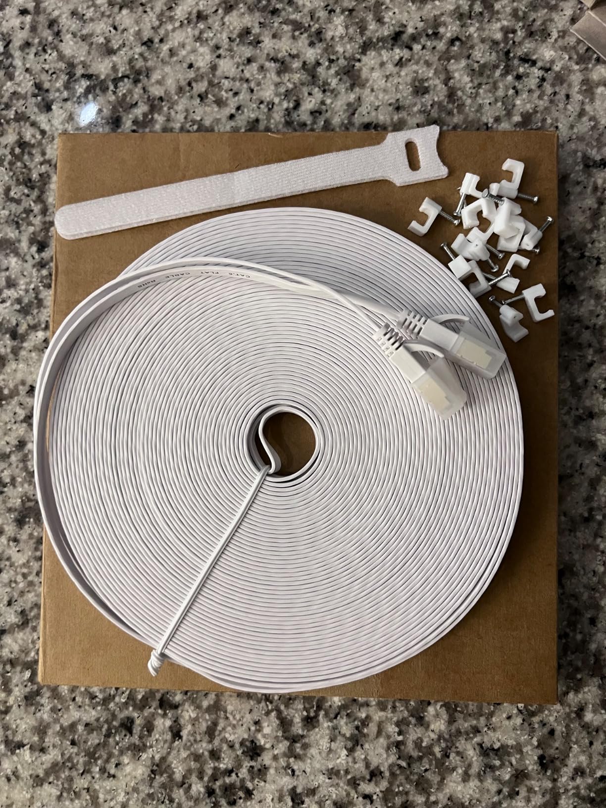 Ercielook Cat 6 Ethernet Cable 25 ft, Flat White Internet Cable with Clips, Hight Speed LAN Cable with Snagless Rj45 Connectors - Customer Photo 1