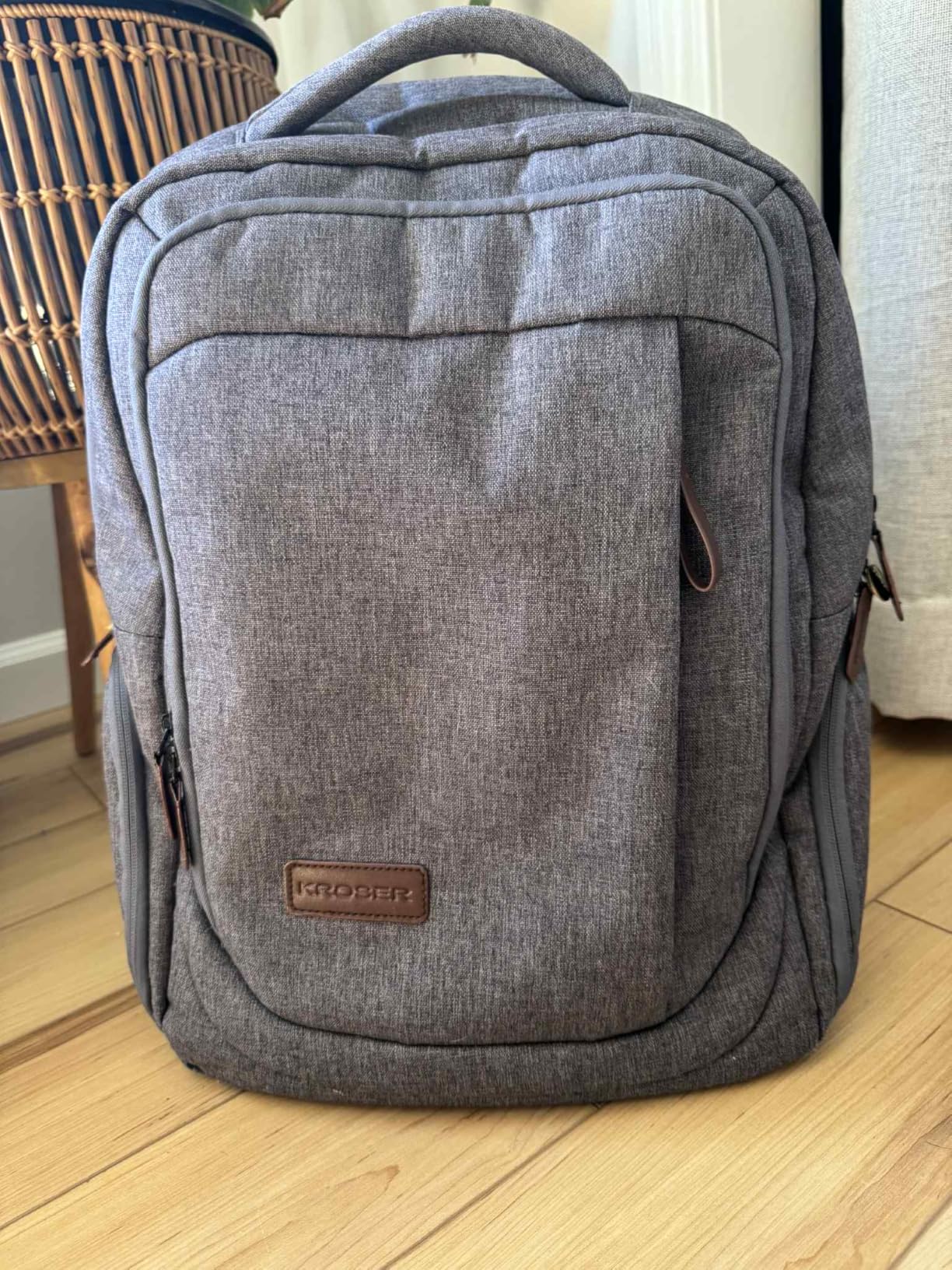 KROSER Laptop Backpack Large Computer Backpack Fits up to 17.3 Inch Laptop with USB Charging Port Water-Repellent Travel Backpack Casual Daypack for Business/College/Women/Men-Charcoal Black - Customer Photo 1