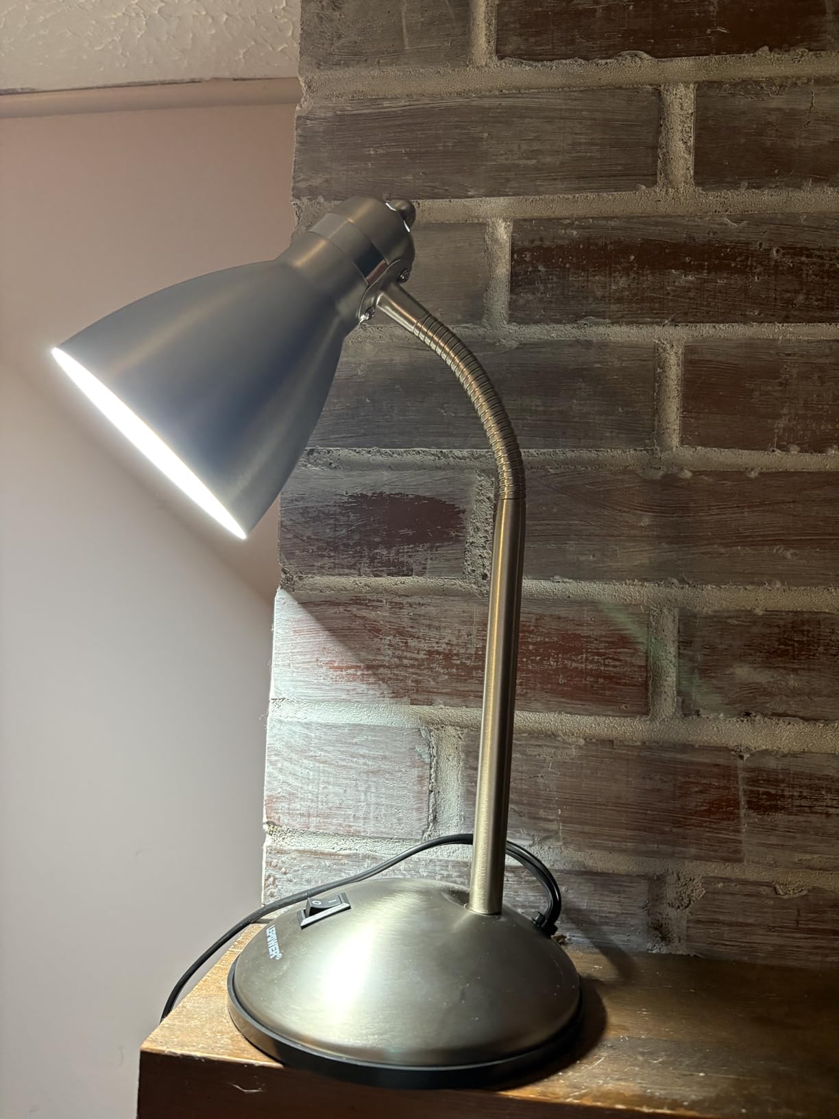 LEPOWER Metal Desk Lamp, Eye-Caring Table Lamp, Study Lamps with Flexible Goose Neck for Bedroom, Home Office (Matte Black) - Customer Photo 1