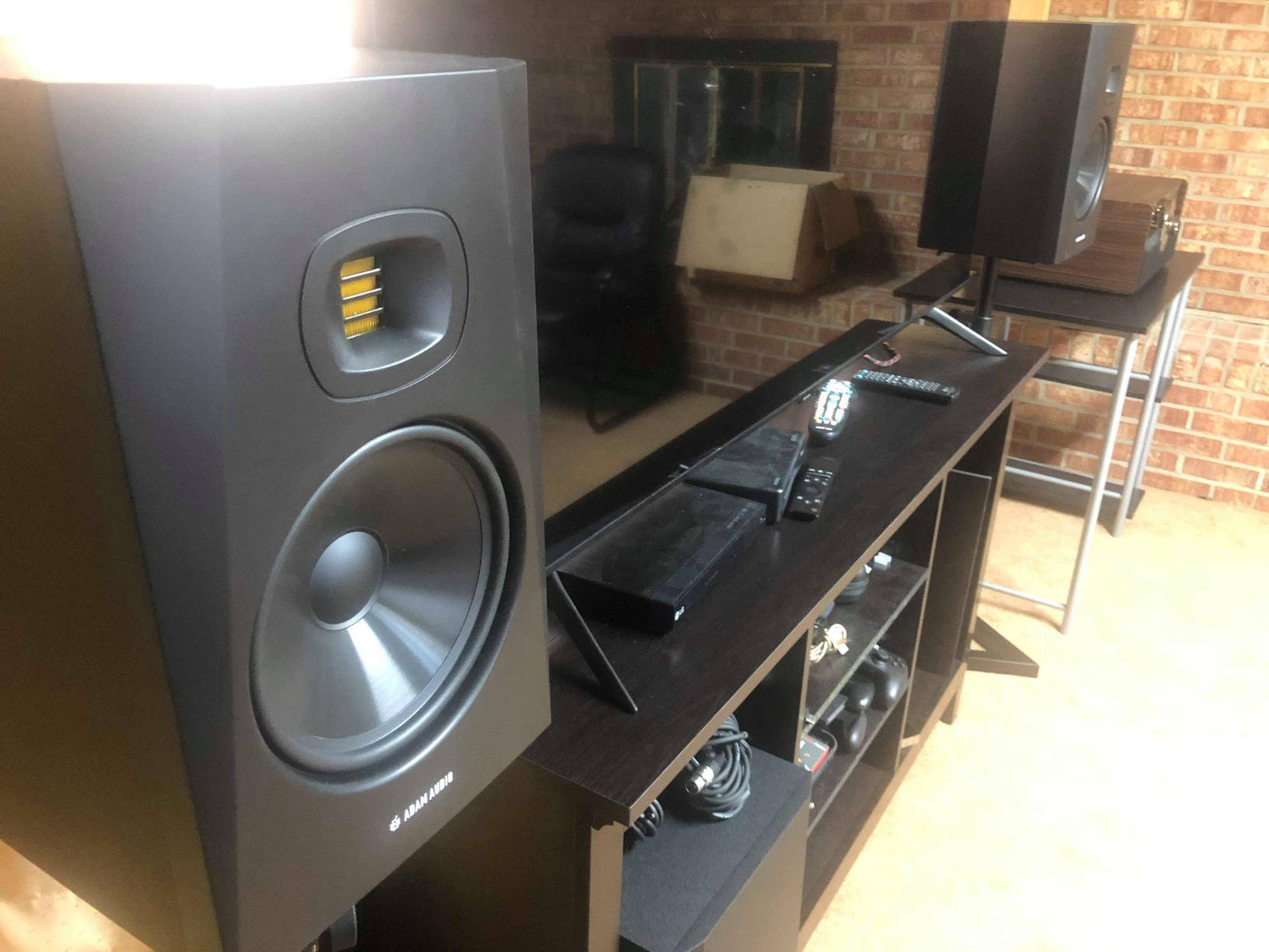 ADAM Audio T5V Studio Monitor for recording, mixing and mastering, Studio Quality Sound (Single) Customer Review ADAM Audio T5V Studio Monitor for recording, mixing and mastering, Studio Quality Sound (Single) - Customer Photo 3