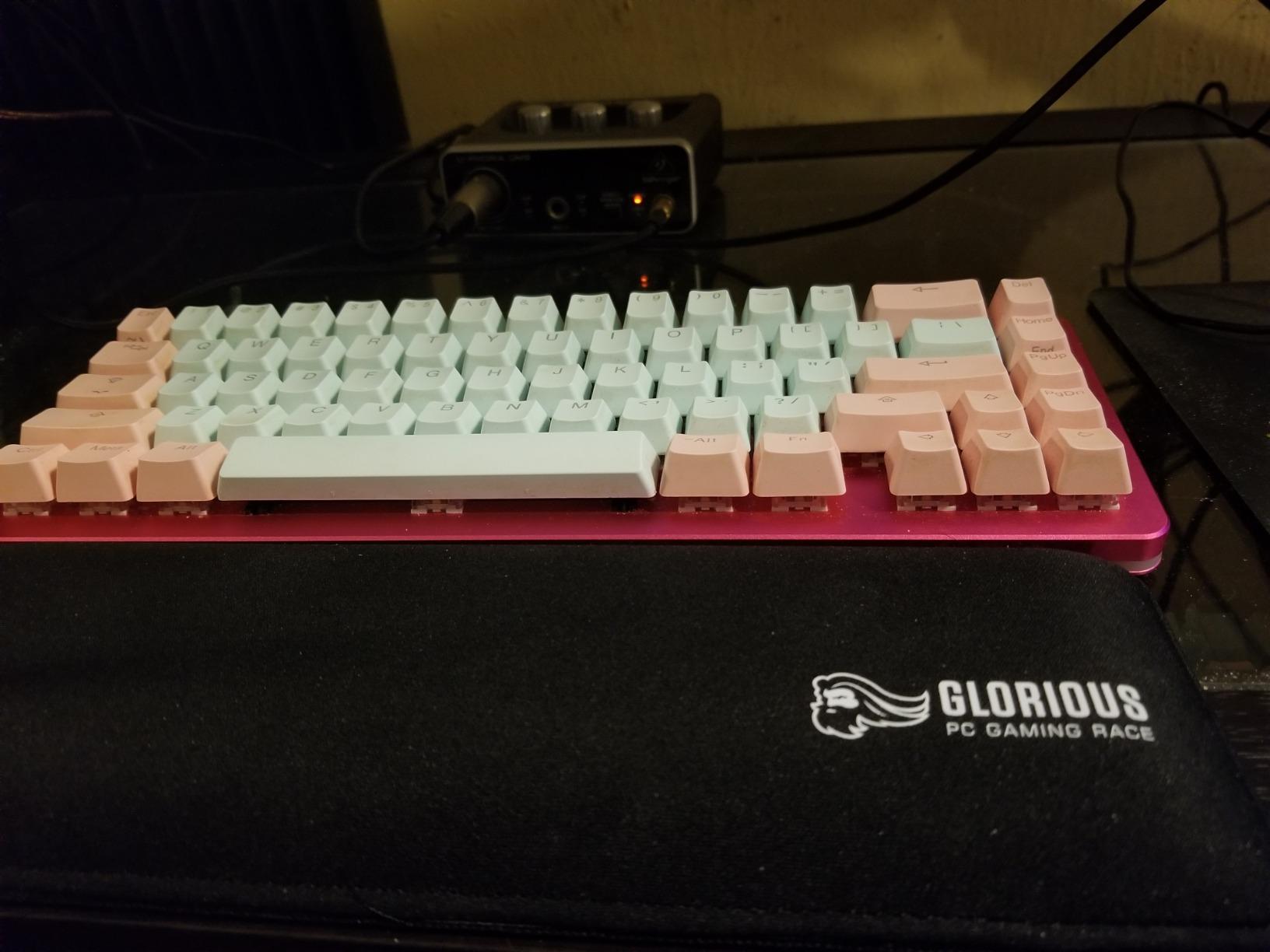 Glorious Wrist Pad/Rest - Compact - Black - Mechanical Keyboards, Stitched Edges, Ergonomic | 12x4 inches | 25mm/1in Thick (GWR-75) Compact (Black) - Customer Photo 2