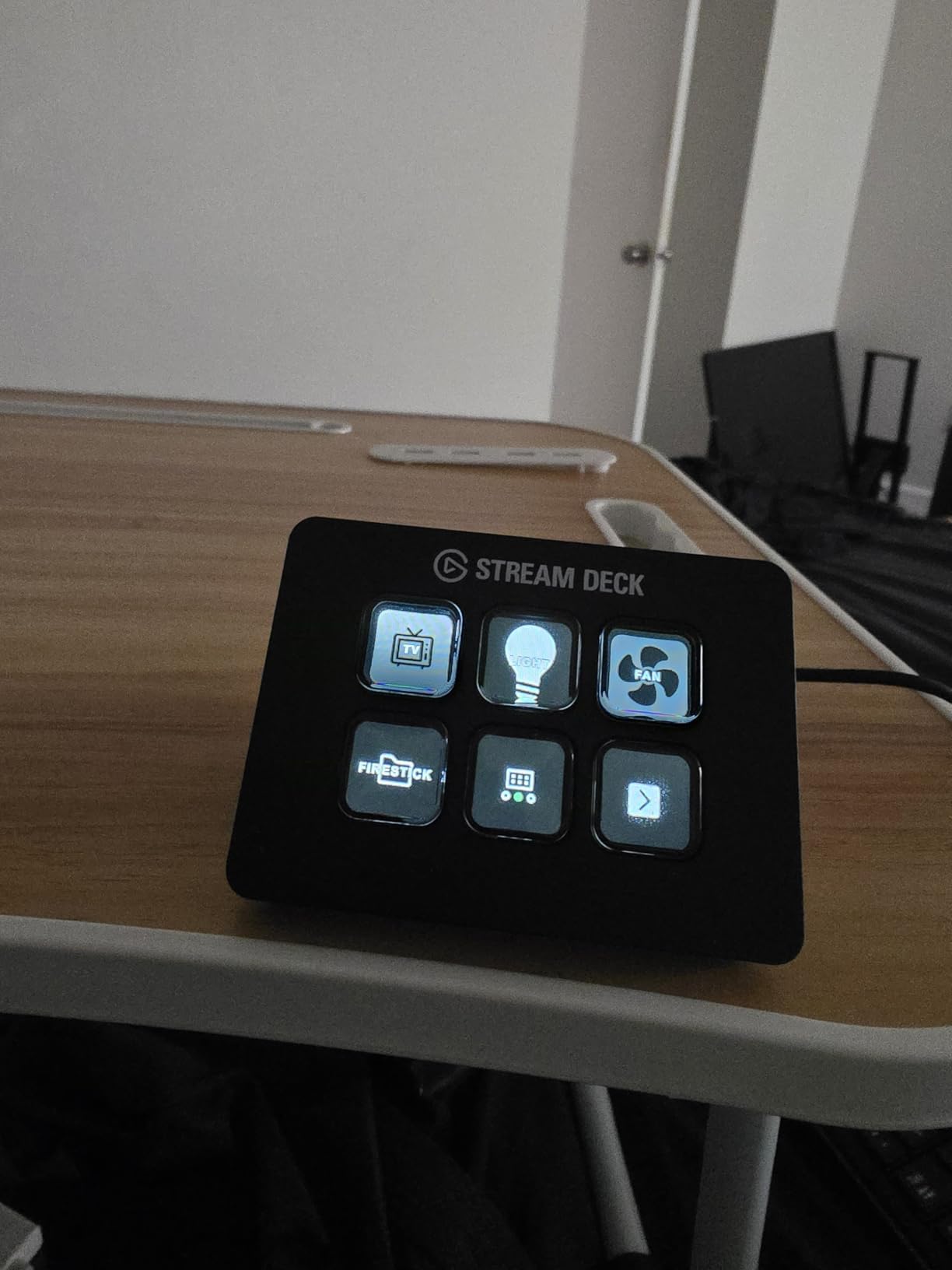 Stream Deck Mini - Control Zoom, Teams, PowerPoint, MS Office and More, Boost Productivity with Seamless Integration for Daily Apps, Set Up Shortcuts Easily, Compatible with Mac and PC customer photo 2