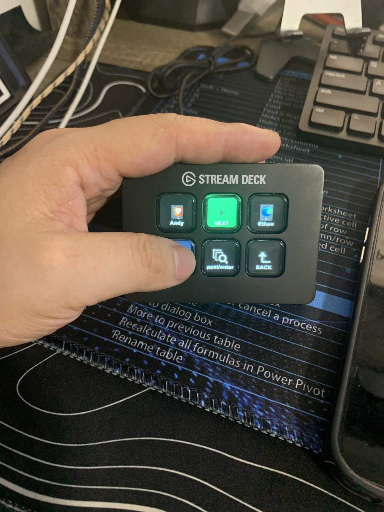 Elgato Stream Deck Mini – Control Zoom, Teams, PowerPoint, MS Office and More, Boost Productivity with Seamless Integration for Daily Apps, Set Up Shortcuts Easily, Compatible with Mac and PC - Customer Photo 4