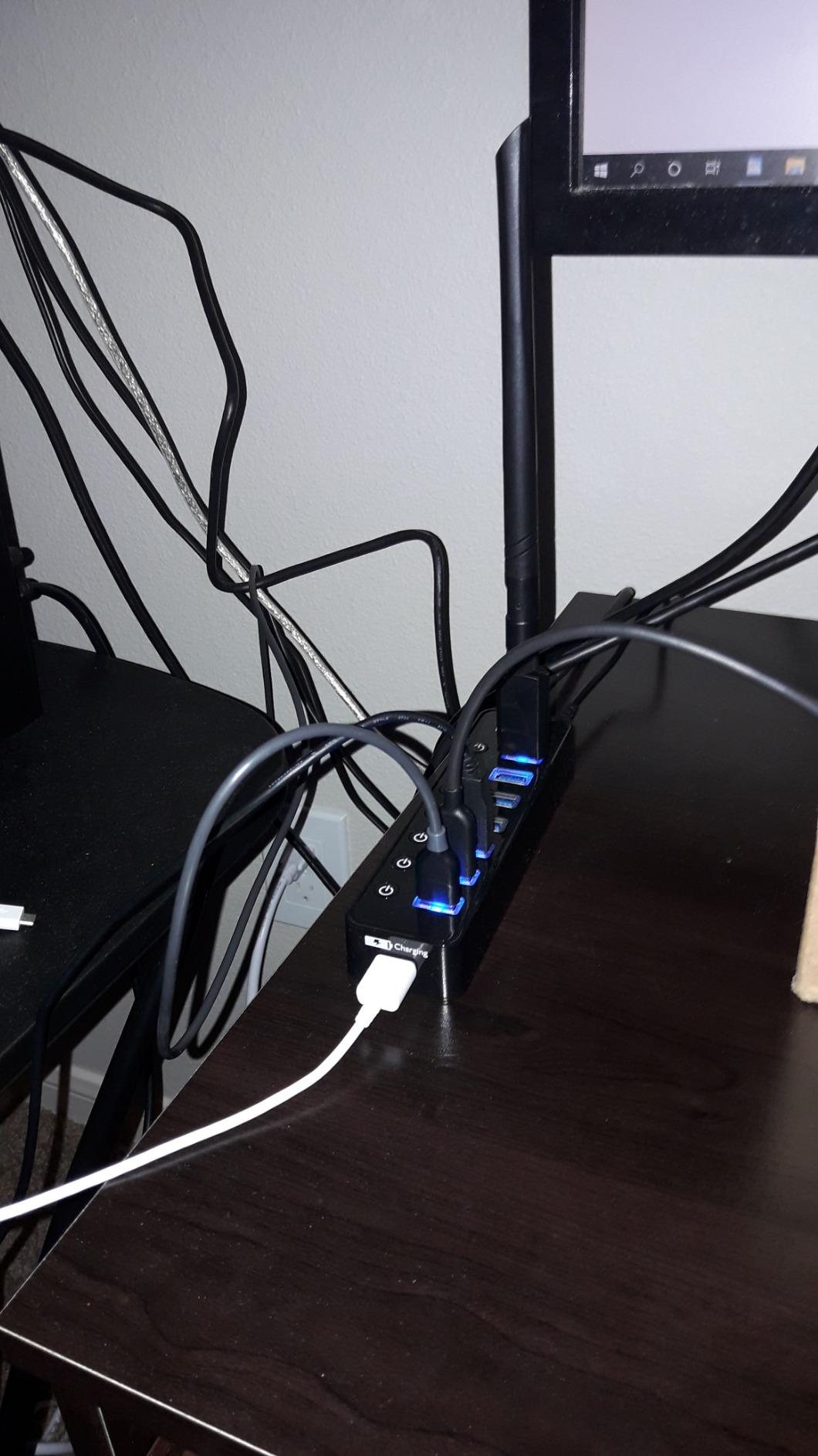 Powered USB Hub 3.0, Atolla 7-Port USB Data Hub Splitter with One Smart Charging Port and Individual On/Off Switches and 5V/4A Power Adapter USB Extension for MacBook, Mac Pro/Mini and More. - Customer Photo 1