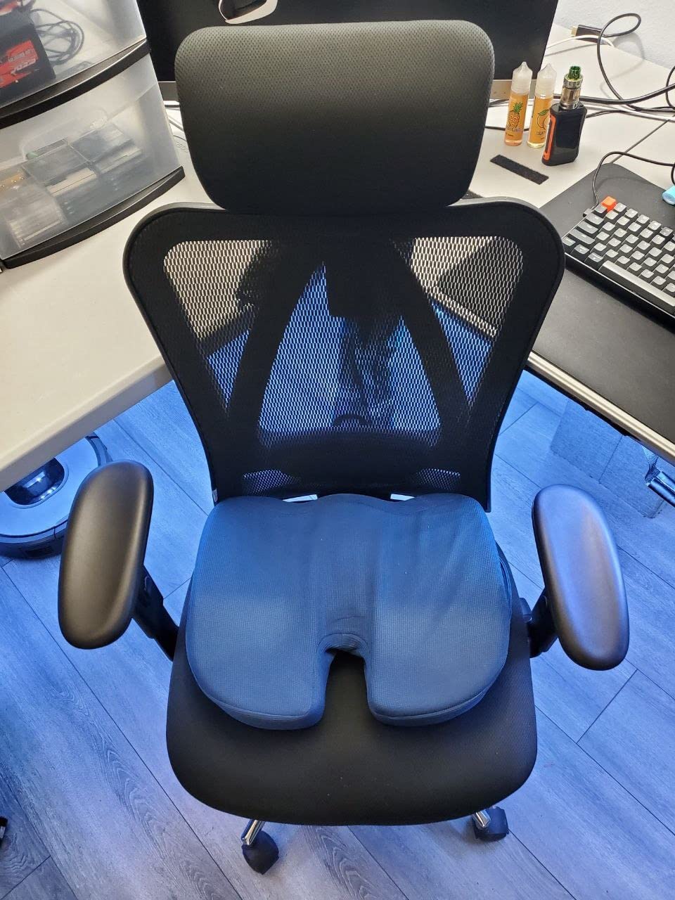 SIHOO M18 Ergonomic Office Chair for Big and Tall People Adjustable Headrest with 2D Armrest Lumbar Support and PU Wheels Swivel Tilt Function Black - Customer Photo 3