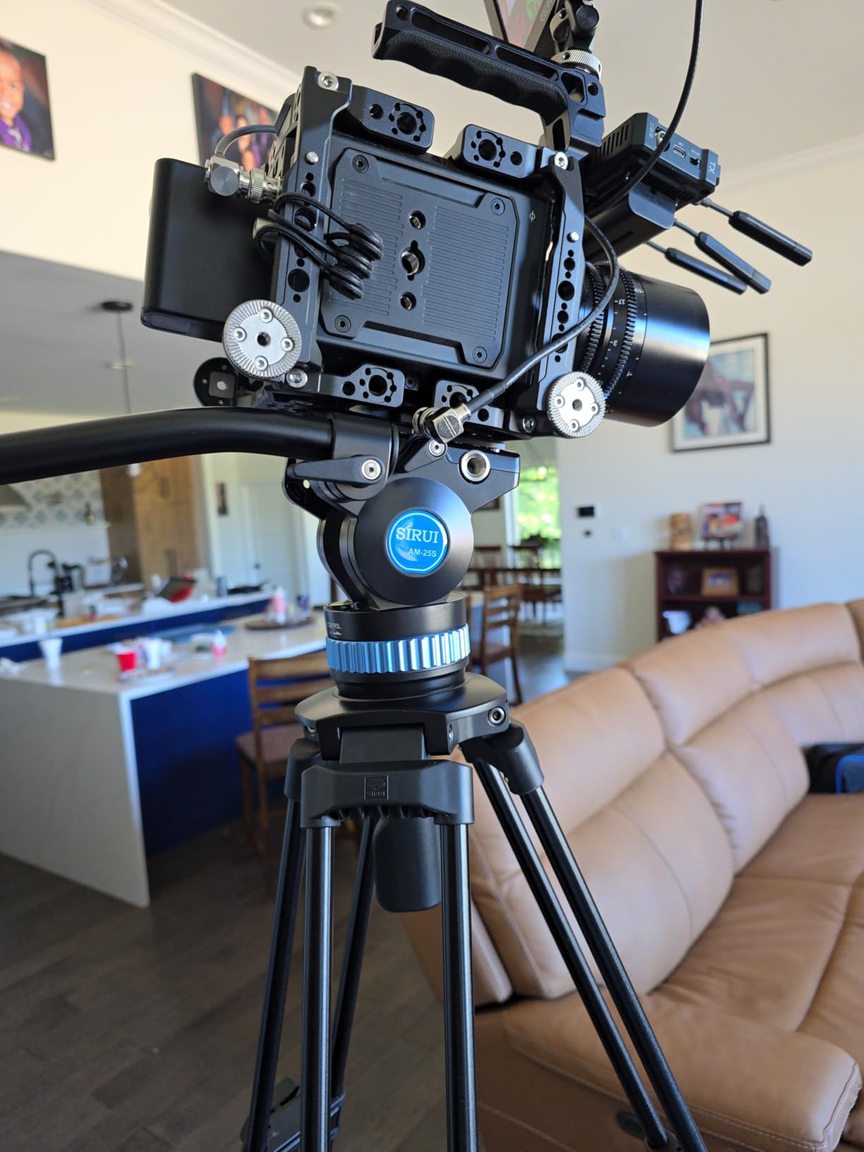 SIRUI AM-25S Video Tripod, 74.8 SIRUI AM-25S Video Tripod, 74.8