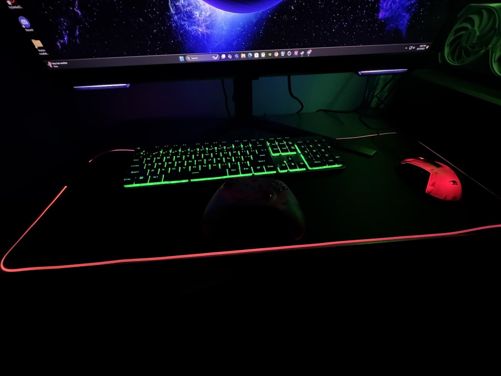 BladeHawks Extra Large RGB Gaming Mouse Pad-14 Light Modes, Extended Soft LED Mouse Pad, Anti-Slip Rubber Base, Computer Keyboard Mousepad Mat (31.5 x 12 Inch) - Customer Photo 2