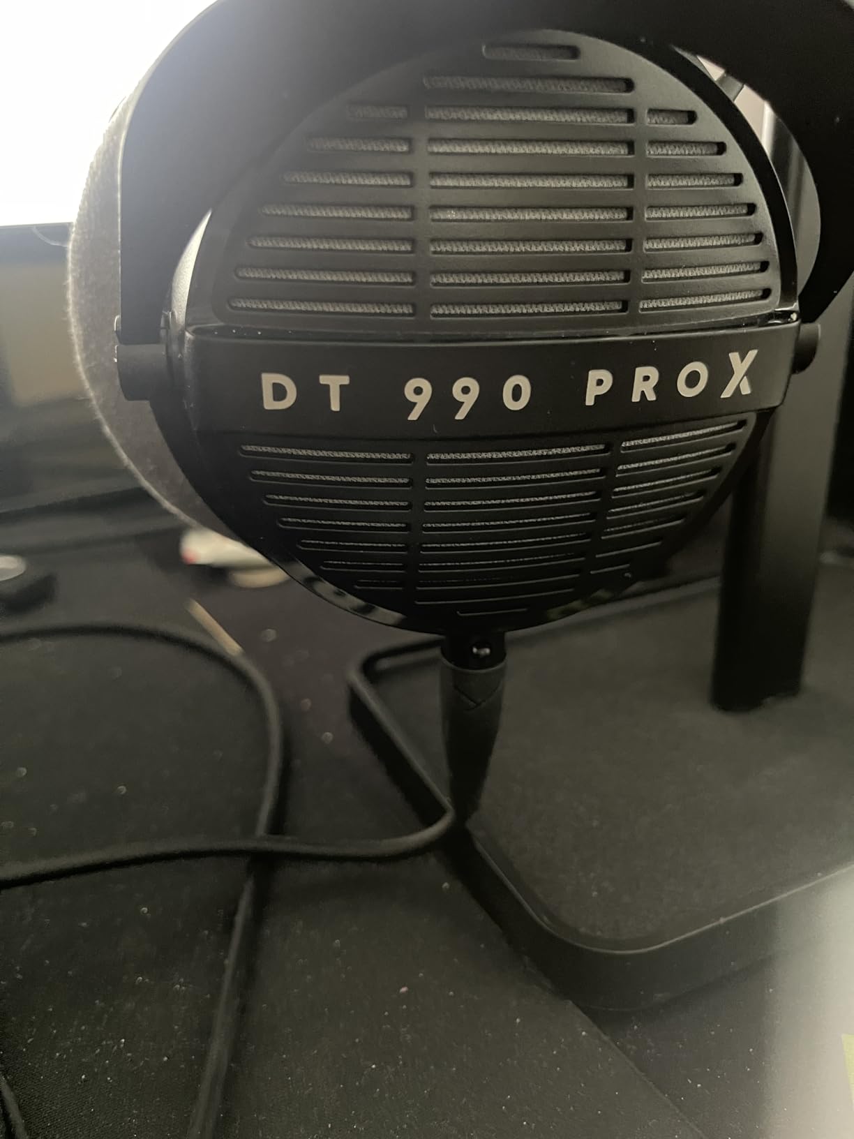 Avantree Neetto HS908 - Dual Headphones Stand for Desk, Aluminum Alloy & Metal Gaming Headsets Holder Hanger - Customer Photo 1