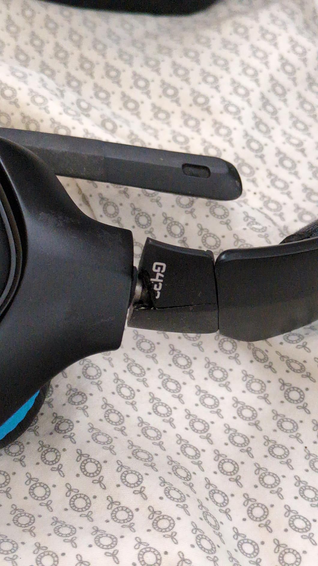 Logitech G432 Wired Gaming Headset, 7.1 Surround Sound, DTS Headphone:X 2.0, Flip-to-Mute Mic, PC (Leatherette) Black/Blue Customer Review Logitech G432 Wired Gaming Headset, 7.1 Surround Sound, DTS Headphone:X 2.0, Flip-to-Mute Mic, PC (Leatherette) Black/Blue - Customer Photo 5