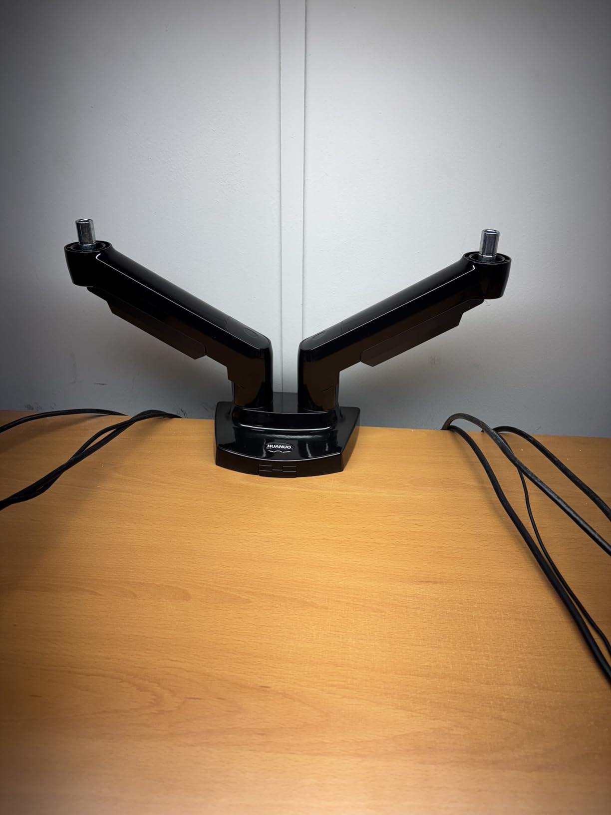 HUANUO Dual Monitor Stand - Full Adjustable Monitor Desk Mount Swivel Vesa Bracket with C Clamp, Grommet Mounting Base for 13 to 32 Inch Computer Screens - Each Arm Holds 4.4 to 19.8lbs Customer Review HUANUO Dual Monitor Stand - Full Adjustable Monitor Desk Mount Swivel Vesa Bracket with C Clamp, Grommet Mounting Base for 13 to 32 Inch Computer Screens - Each Arm Holds 4.4 to 19.8lbs - Customer Photo 2