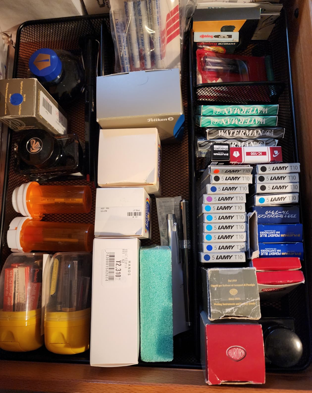 Amazon Basics Desk Drawer Organizer for Office and Home, Metal Mesh, Anti-Slip, 6 Compartments, Black - Customer Photo 4