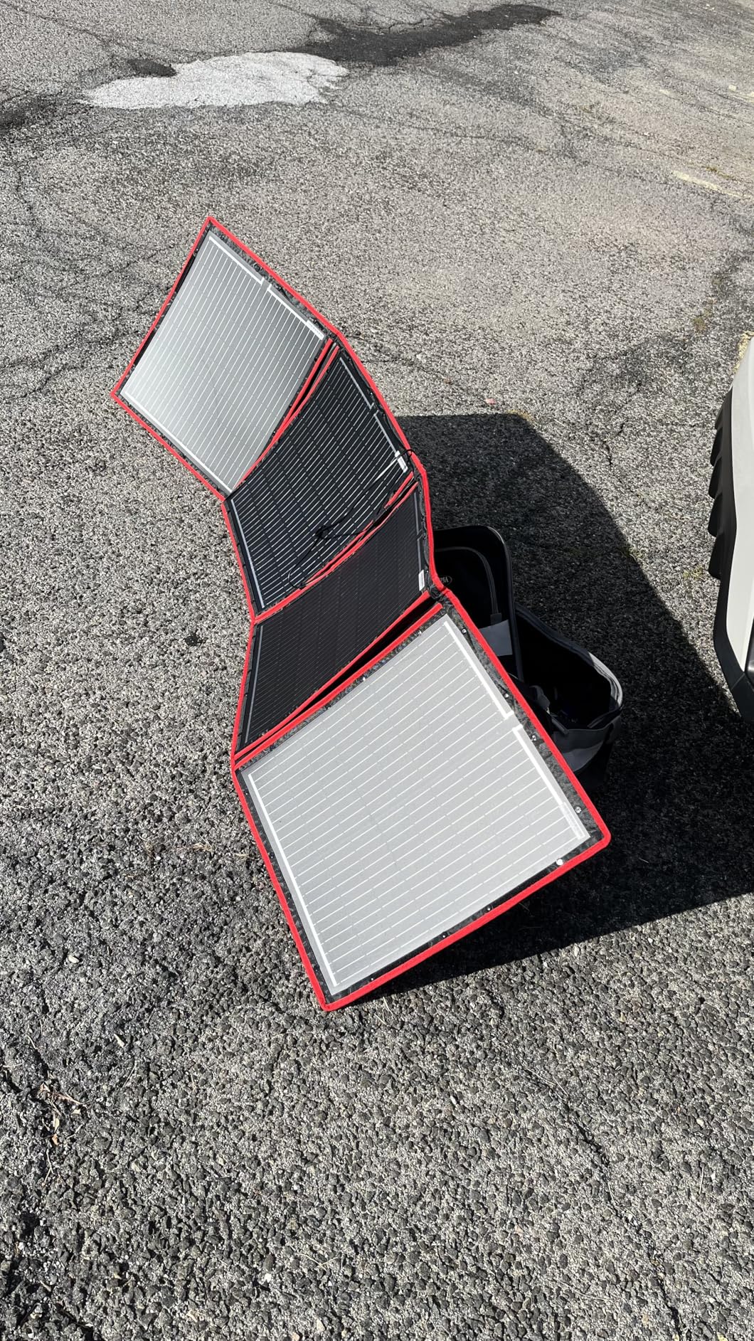 DOKIO 150W Portable Foldable Solar Panel Kit, Compact 21x20in Design 7.3lb with Standalone Controller and USB, Monocrystalline Charger for 12V Batteries, Power Stations, RV Camping Emergency Use - Customer Photo 4