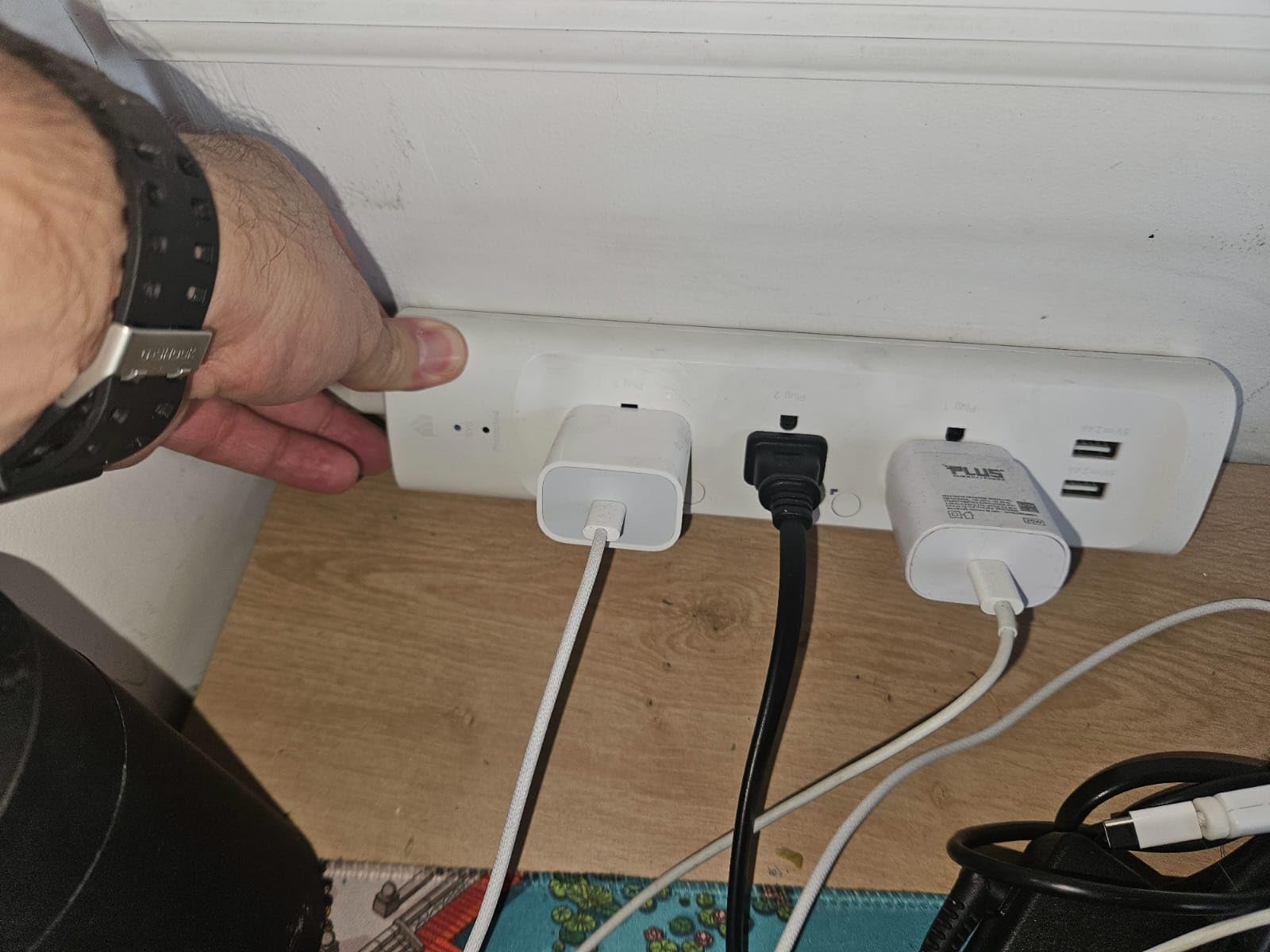 Kasa Smart Plug Power Strip KP303, Surge Protector with 3 Individually Controlled Smart Outlets and 2 USB Ports, Works with Alexa & Google Home, No Hub Required, White - Customer Photo 1