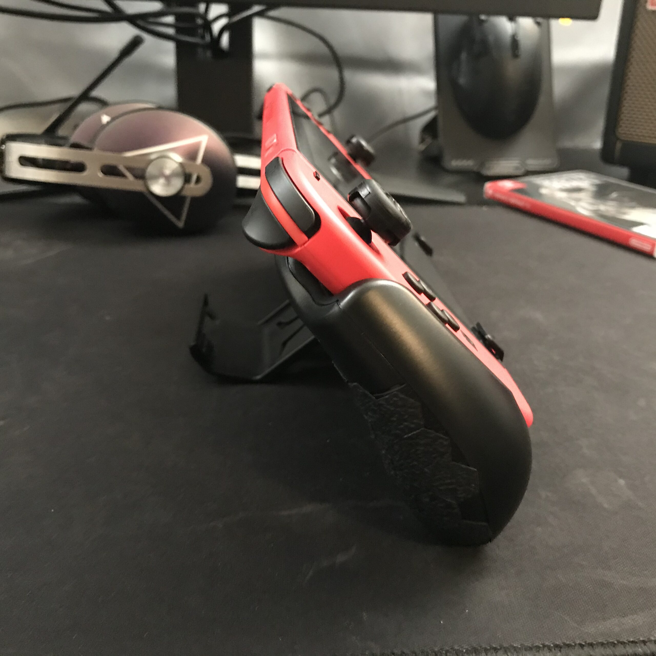 Switch Grip with Upgraded Adjustable Stand, Compatible with Nintendo Switch & OLED, OIVO Asymmetrical Grip with Adjustable Stand and 5 Game Slots-4 Thumb Caps Included Customer Review Switch Grip with Upgraded Adjustable Stand, Compatible with Nintendo Switch & OLED, OIVO Asymmetrical Grip with Adjustable Stand and 5 Game Slots-4 Thumb Caps Included - Customer Photo 3