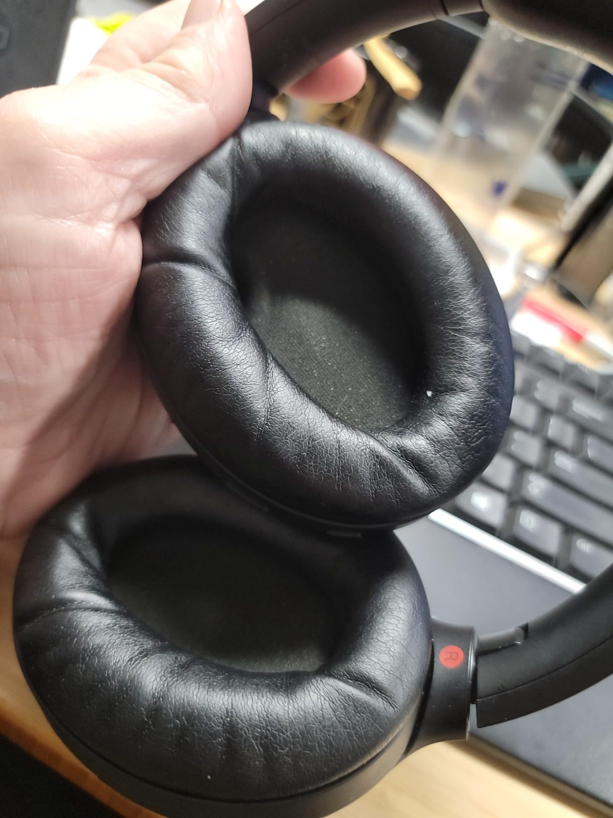 Sony WH-1000XM4 Wireless Premium Noise Canceling Overhead Headphones with Mic for Phone-Call and Alexa Voice Control, Black WH1000XM4 - Customer Photo 1