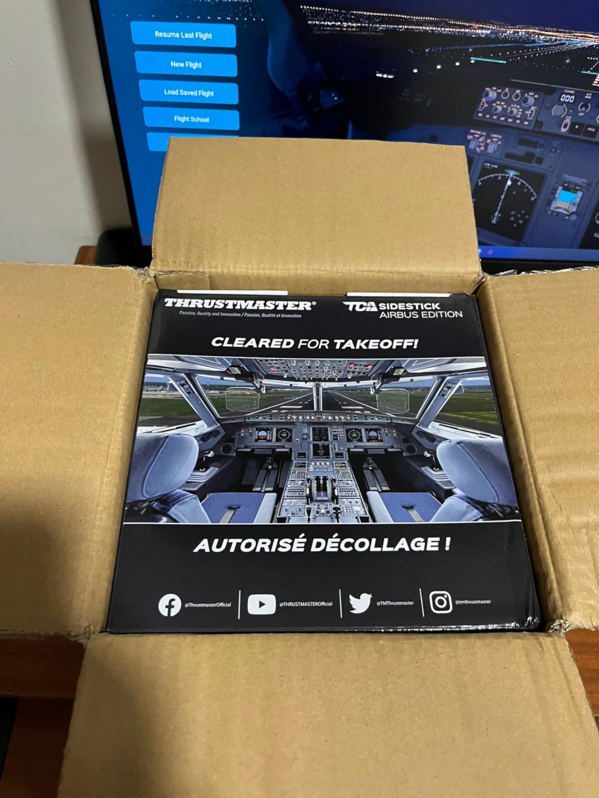 Thrustmaster TCA Sidestick Airbus Edition (Compatible with PC) Customer Review Thrustmaster TCA Sidestick Airbus Edition (Compatible with PC) - Customer Photo 2