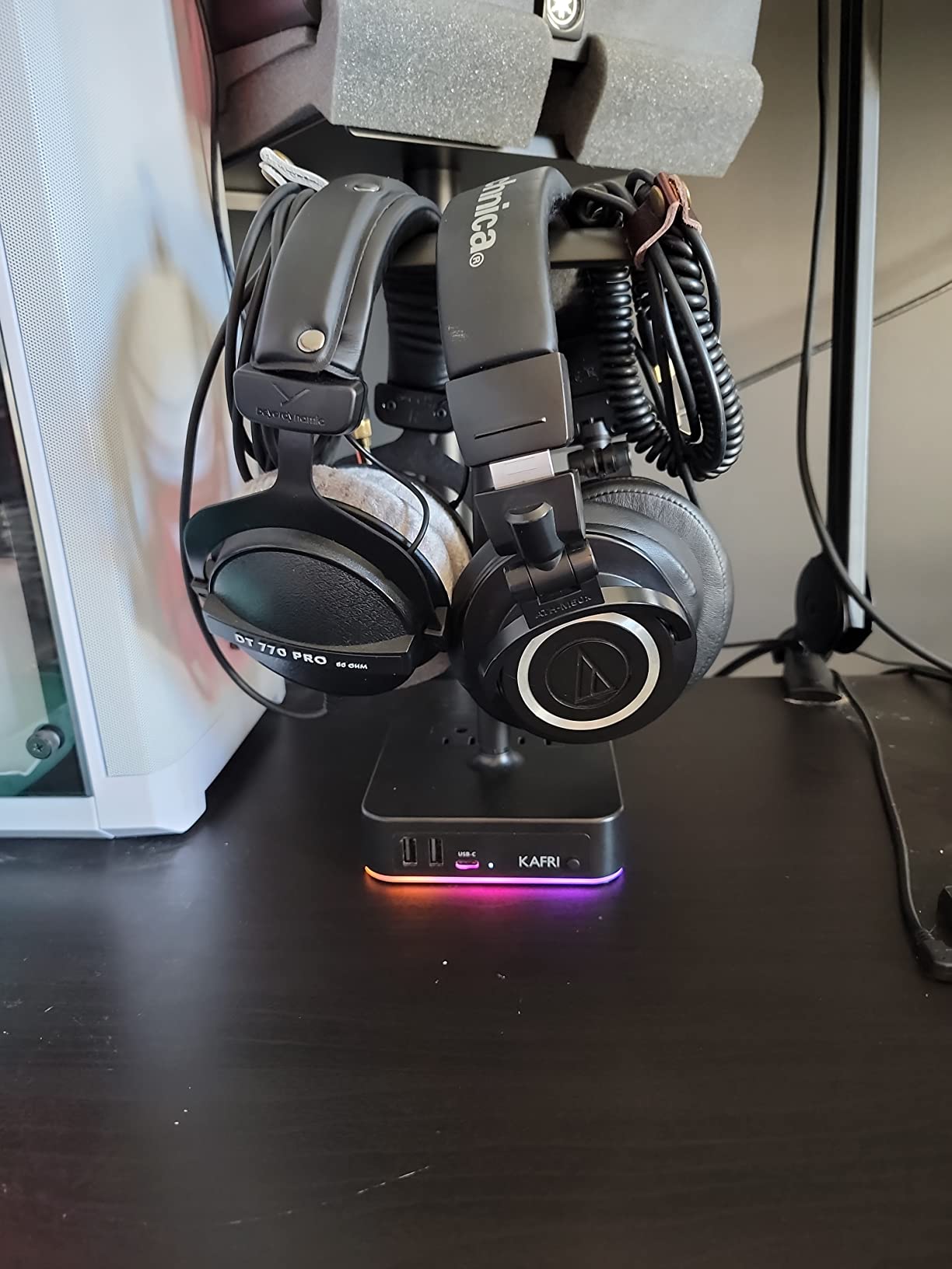 KAFRI RGB Dual Headphone Stand with USB C Charger Desk Gaming Double Headset Holder Hanger Rack with 3 USB Charging Port and 2 Outlet - Suitable for Gamer Desktop Table Game Earphone Accessories Gift - Customer Photo 2