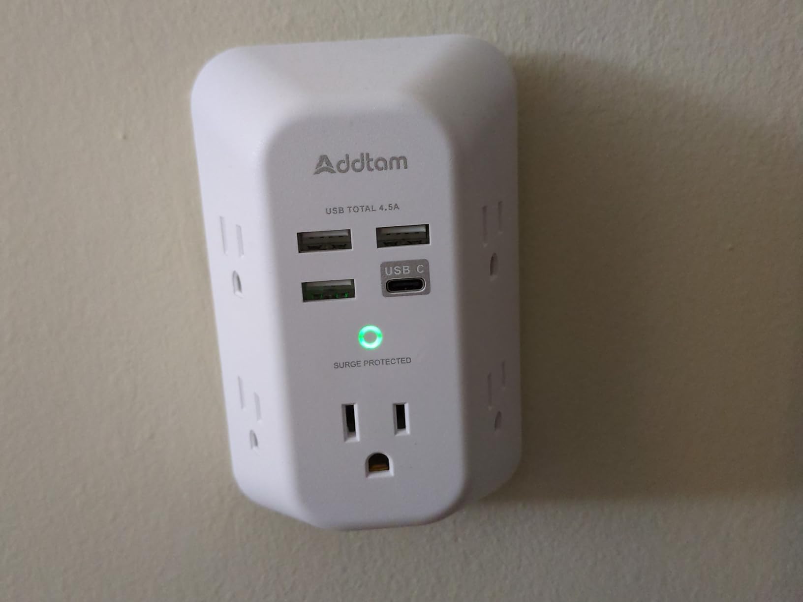 Addtam USB Wall Charger Surge Protector 5 Outlet Extender with 4 USB Charging Ports (1 USB C Outlet) 3 Sided 1800J Power Strip Multi Plug Outlets Wall Adapter Spaced for Home Travel Office ETL Listed - Customer Photo 2