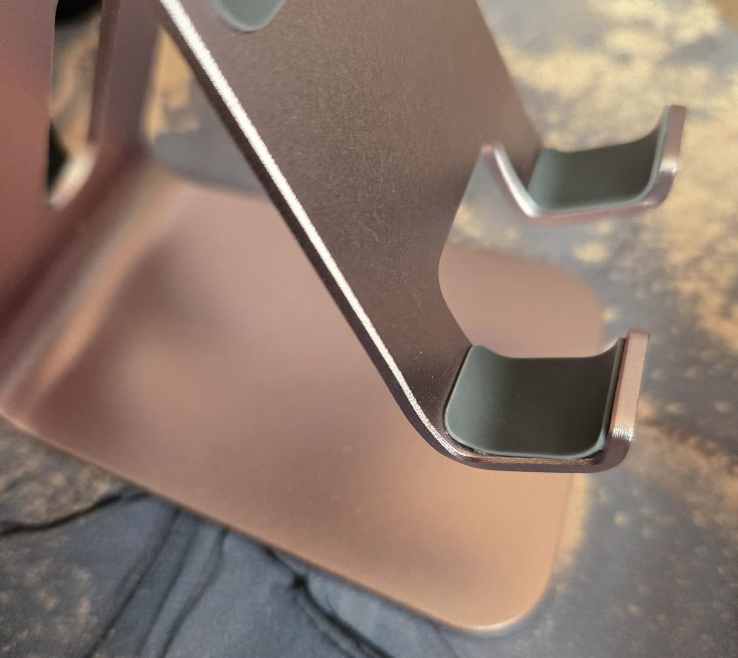 CreaDream Cell Phone Stand, Cradle, Holder, Aluminum Desktop Stand Compatible with Switch, All Smart Phone, iPhone 15 14 13 12 Pro Max Plus Mini Xr X Se 8 SE -Rose Gold - Customer Photo 2