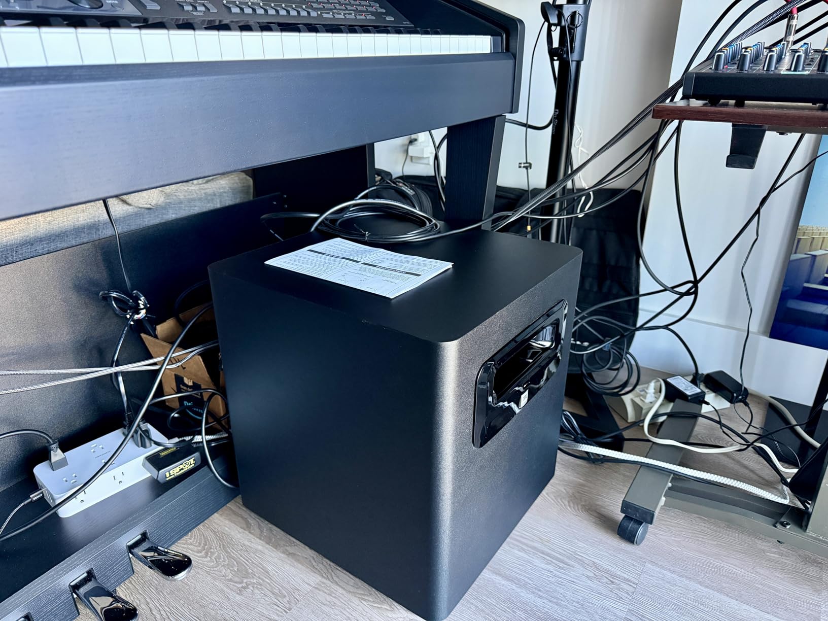 (2) JBL 305P MkII 5