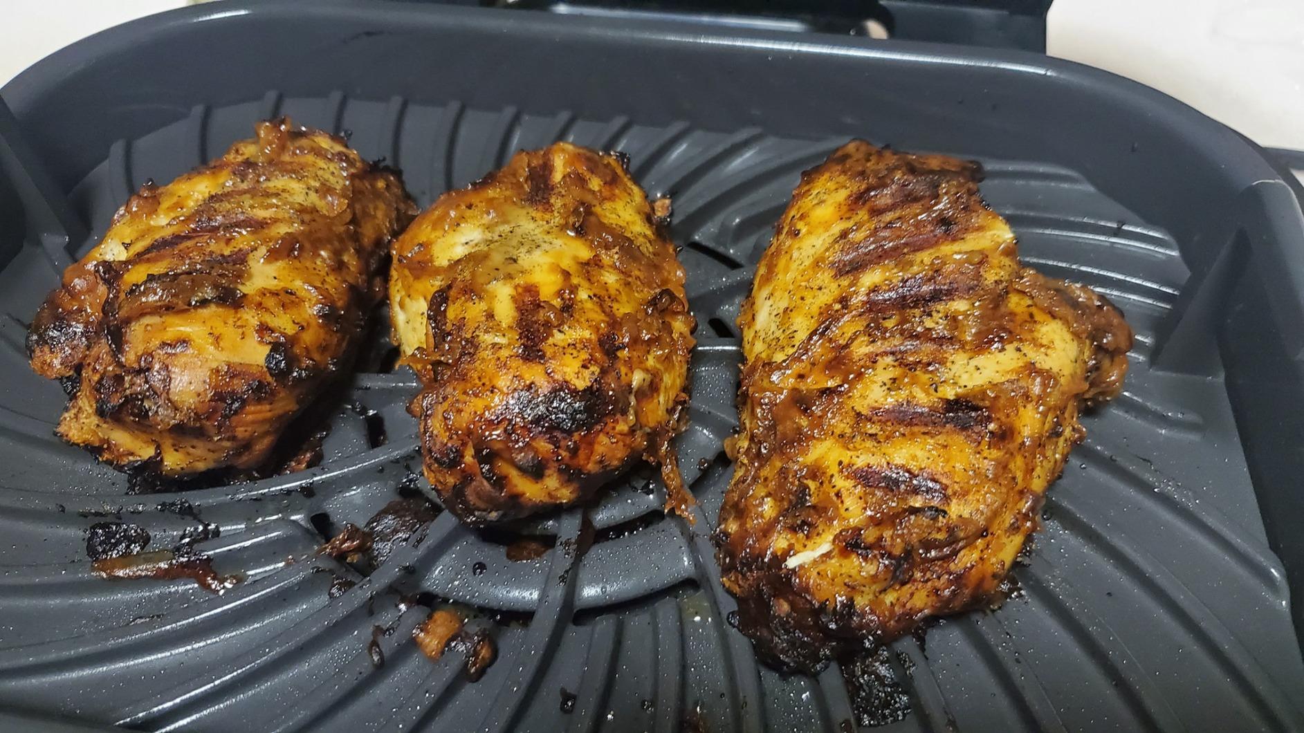 Ninja | Indoor Grill and Air Fryer| Foodi Smart XL | 6-in-1 Grill, Air Fry, Roast, Bake, Broil, Dehydrate & Crisp |Smart Thermometer & Splatter Shield | Dishwasher Safe Parts | Black/Silver | FG551 Customer Review Ninja | Indoor Grill and Air Fryer| Foodi Smart XL | 6-in-1 Grill, Air Fry, Roast, Bake, Broil, Dehydrate & Crisp |Smart Thermometer & Splatter Shield | Dishwasher Safe Parts | Black/Silver | FG551 - Customer Photo 2