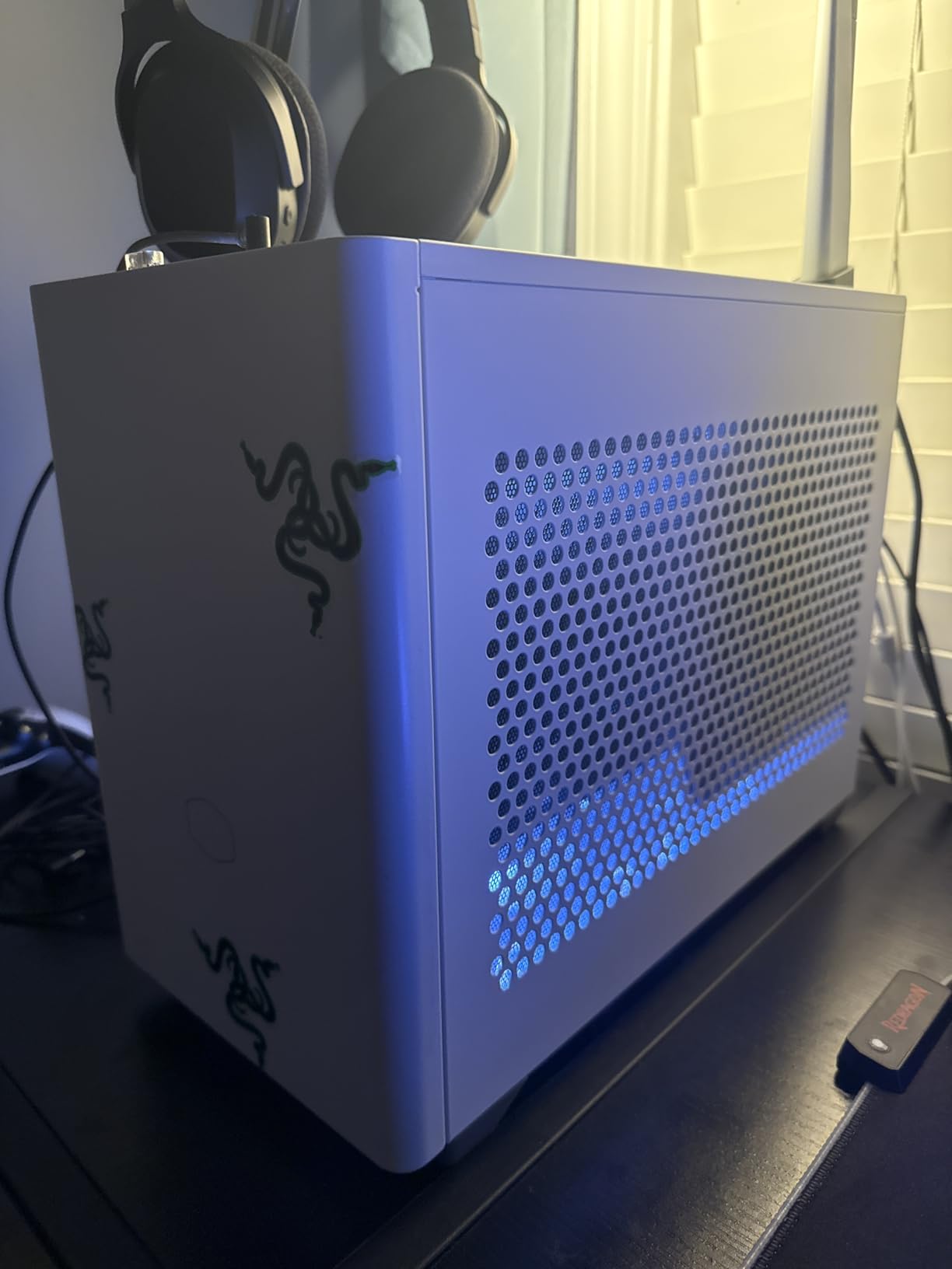 Cooler Master NR200 Mini-ITX PC Case Ready, Horizontal GPU Mount, Designed Ready Nvidia RTX 5070 Ti | AMD RX 9070 XT, SFX PSU – Ready to Install, Airflow Up To 6 Fans, Vented Panels, DIY Customer Review Cooler Master NR200 Mini-ITX PC Case Ready, Horizontal GPU Mount, Designed Ready Nvidia RTX 5070 Ti | AMD RX 9070 XT, SFX PSU – Ready to Install, Airflow Up To 6 Fans, Vented Panels, DIY - Customer Photo 3
