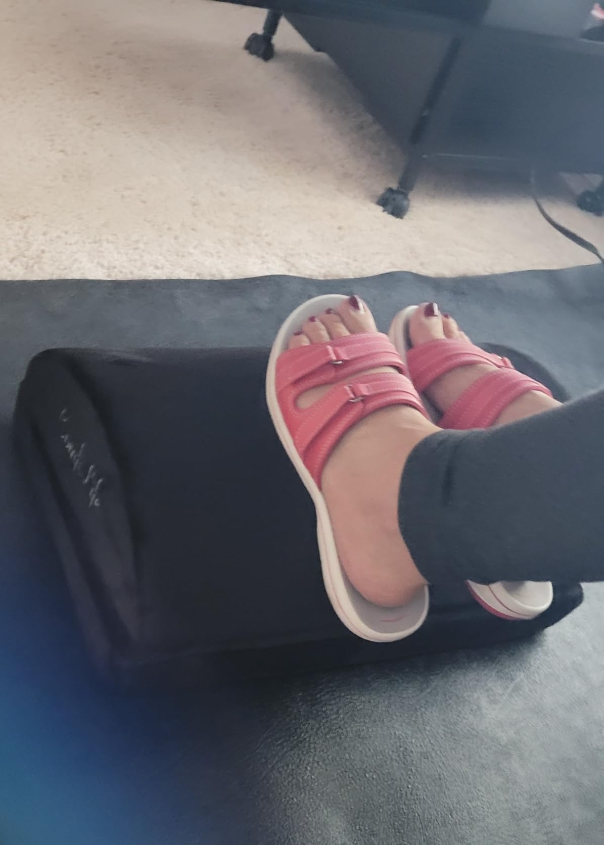 ComfiLife Foot Rest for Under Desk at Work – Adjustable Height Memory Foam Foot Stool for Under Desk, Office Chair & Gaming Chair – Ergonomic Footrest for Back & Hip Pain Relief (Black) Customer Review ComfiLife Foot Rest for Under Desk at Work – Adjustable Height Memory Foam Foot Stool for Under Desk, Office Chair & Gaming Chair – Ergonomic Footrest for Back & Hip Pain Relief (Black) - Customer Photo 2