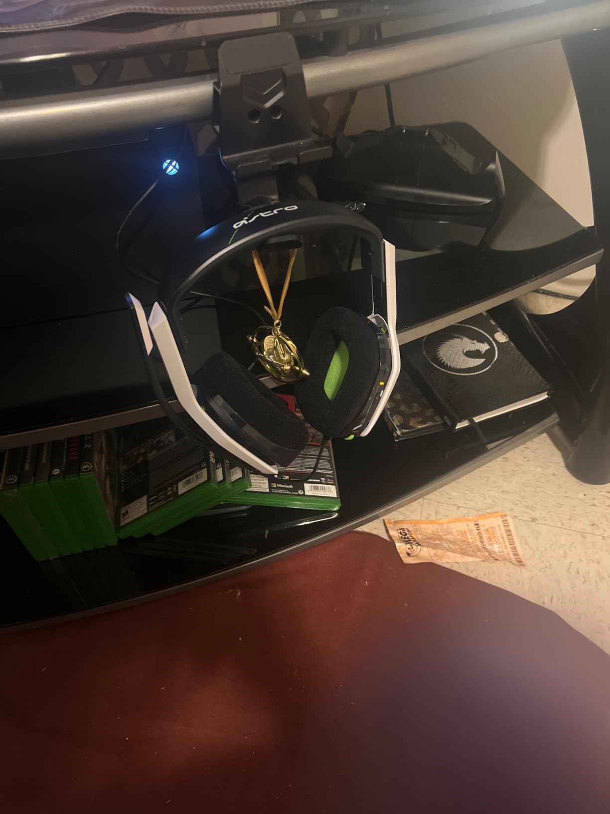 ASTRO Gaming A20 Wireless Headset Gen 2 for Xbox Series X | S, Xbox One, PC & Mac - White /Green - Customer Photo 2