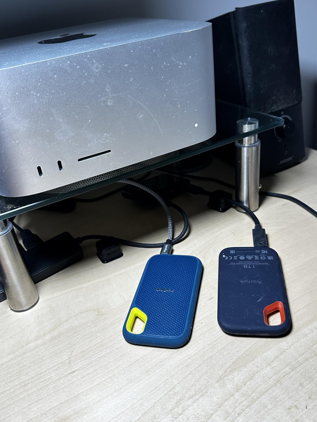 SanDisk 2TB Extreme Portable SSD - Up to 1050MB/s, USB-C, USB 3.2 Gen 2, IP65 Water and Dust Resistance, Updated Firmware - External Solid State Drive - SDSSDE61-2T00-G25 Customer Review SanDisk 2TB Extreme Portable SSD - Up to 1050MB/s, USB-C, USB 3.2 Gen 2, IP65 Water and Dust Resistance, Updated Firmware - External Solid State Drive - SDSSDE61-2T00-G25 - Customer Photo 2
