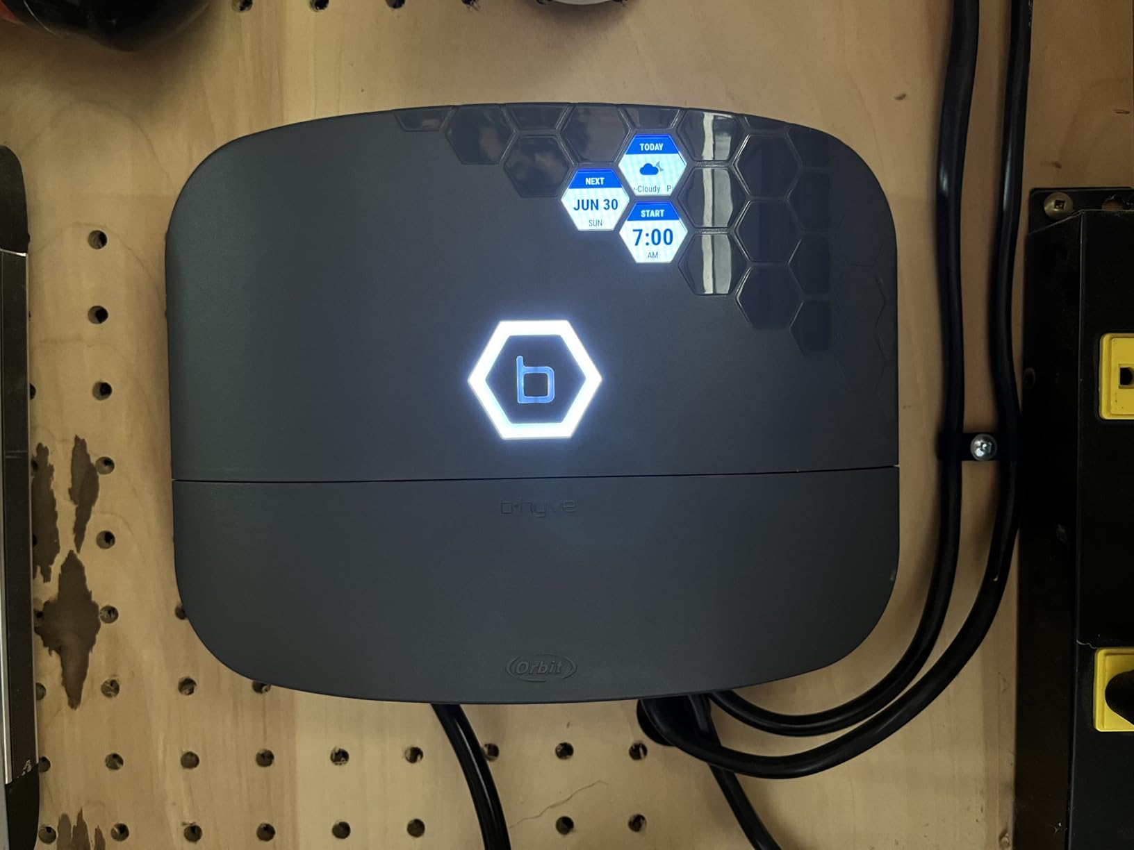Orbit 57985 B-hyve XR 8-Zone Smart Indoor/Outdoor Sprinkler Controller Customer Review Orbit 57985 B-hyve XR 8-Zone Smart Indoor/Outdoor Sprinkler Controller - Customer Photo 1
