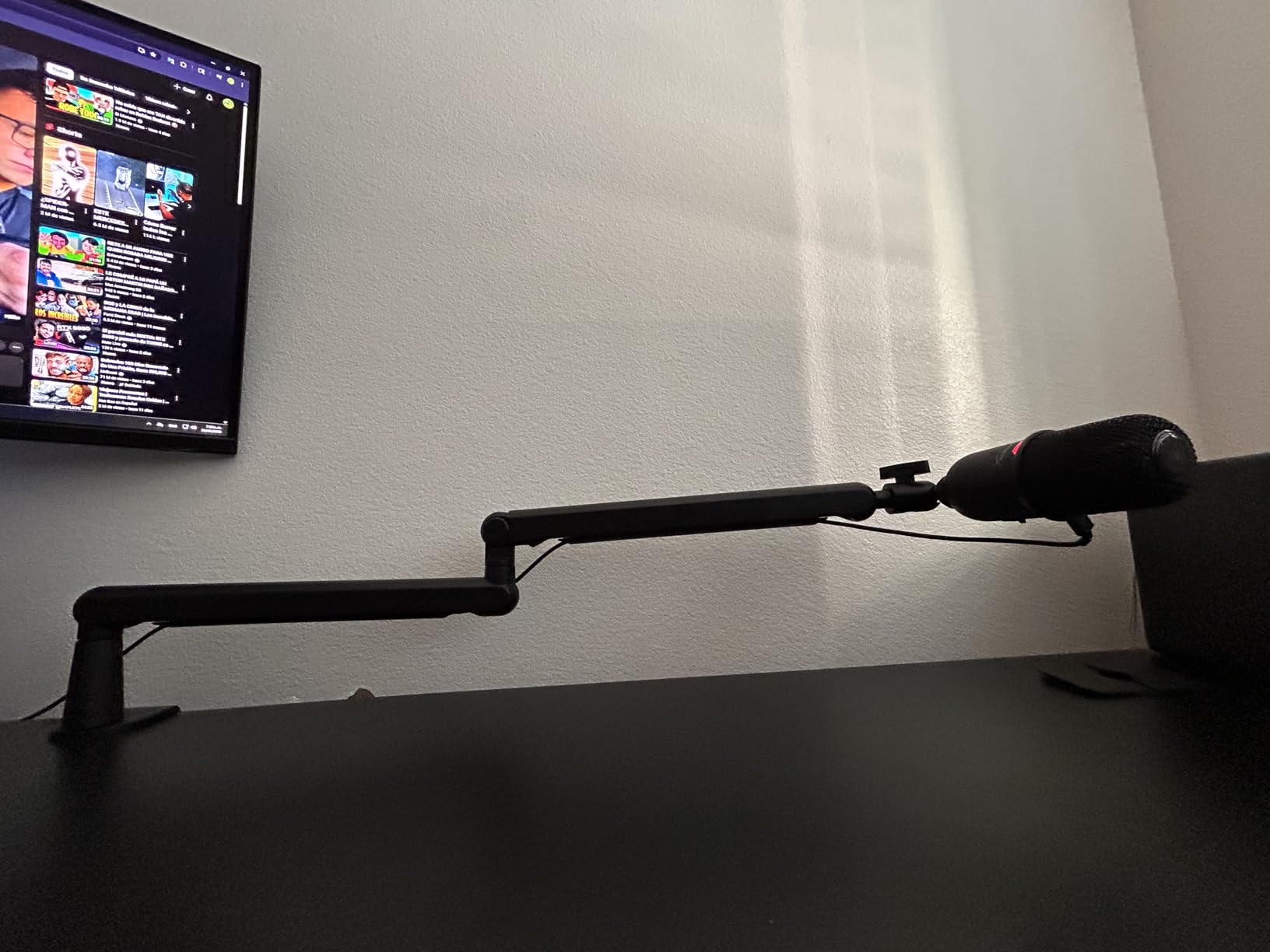 HyperX SoloCast – USB Condenser Gaming Microphone, for PC, PS4, PS5 and Mac, Tap-to-Mute Sensor, Cardioid Polar Pattern, great for Streaming, Podcasts, Twitch, YouTube, Discord,Black Customer Review HyperX SoloCast – USB Condenser Gaming Microphone, for PC, PS4, PS5 and Mac, Tap-to-Mute Sensor, Cardioid Polar Pattern, great for Streaming, Podcasts, Twitch, YouTube, Discord,Black - Customer Photo 2