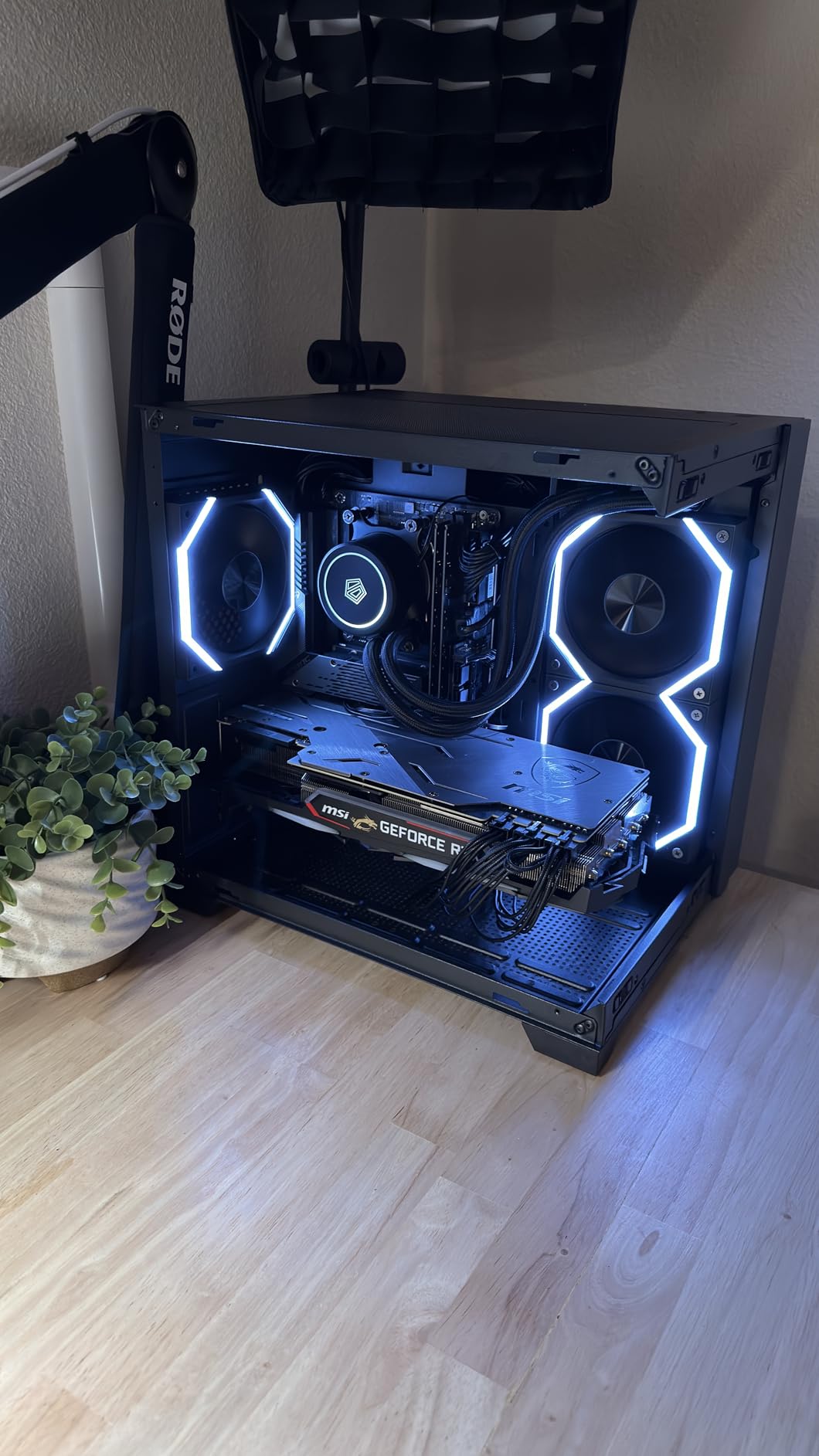 ID-COOLING FROSTFLOW X 240 Snow CPU Water Cooler LGA1700 Compatible AIO Cooler 240mm CPU Liquid Cooler White LED 2x120mm PWM Fans, Intel 1700/1200/115X, AMD AM4/AM5 Customer Review ID-COOLING FROSTFLOW X 240 Snow CPU Water Cooler LGA1700 Compatible AIO Cooler 240mm CPU Liquid Cooler White LED 2x120mm PWM Fans, Intel 1700/1200/115X, AMD AM4/AM5 - Customer Photo 2