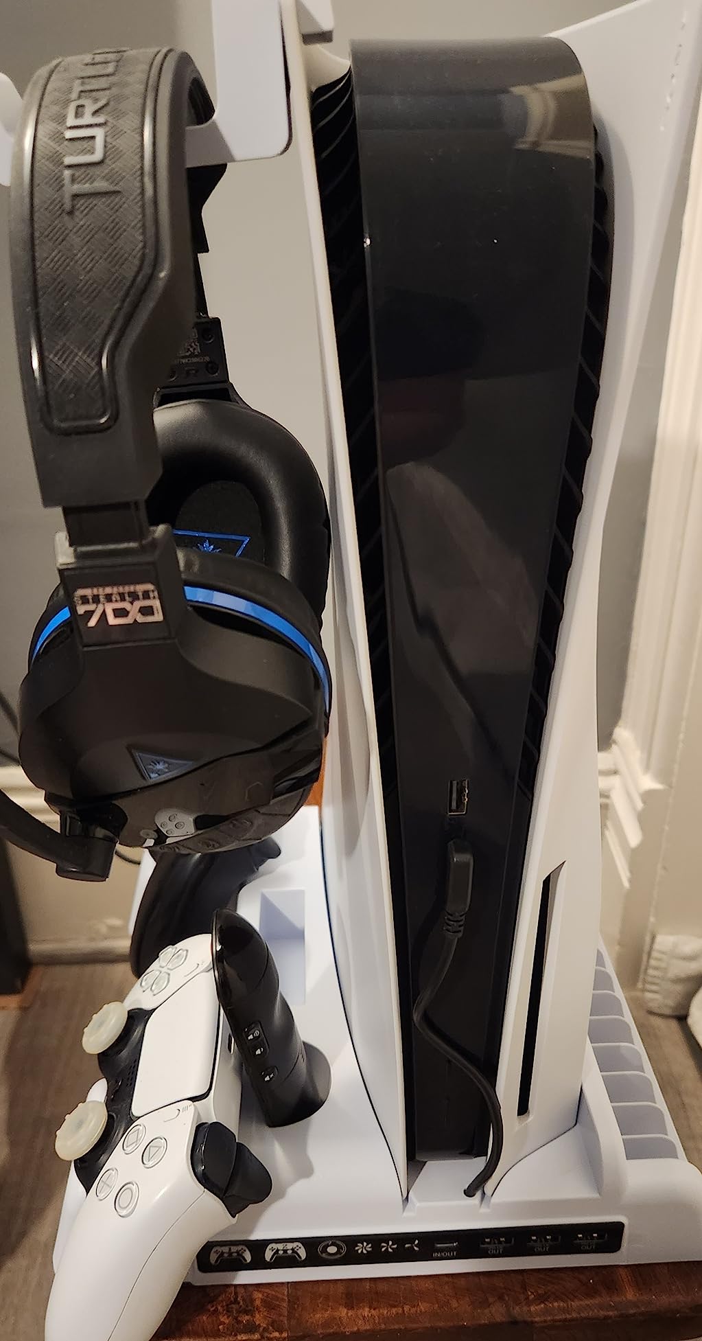 PS5/Slim/Pro Stand and Cooling Station with LED Controller Charging Station for PlayStation 5 Console, Controller Charger, Cooling Stand, PS5/Slim/Pro Accessories Kit with 3 Level Cooler Fan Customer Review PS5/Slim/Pro Stand and Cooling Station with LED Controller Charging Station for PlayStation 5 Console, Controller Charger, Cooling Stand, PS5/Slim/Pro Accessories Kit with 3 Level Cooler Fan - Customer Photo 3