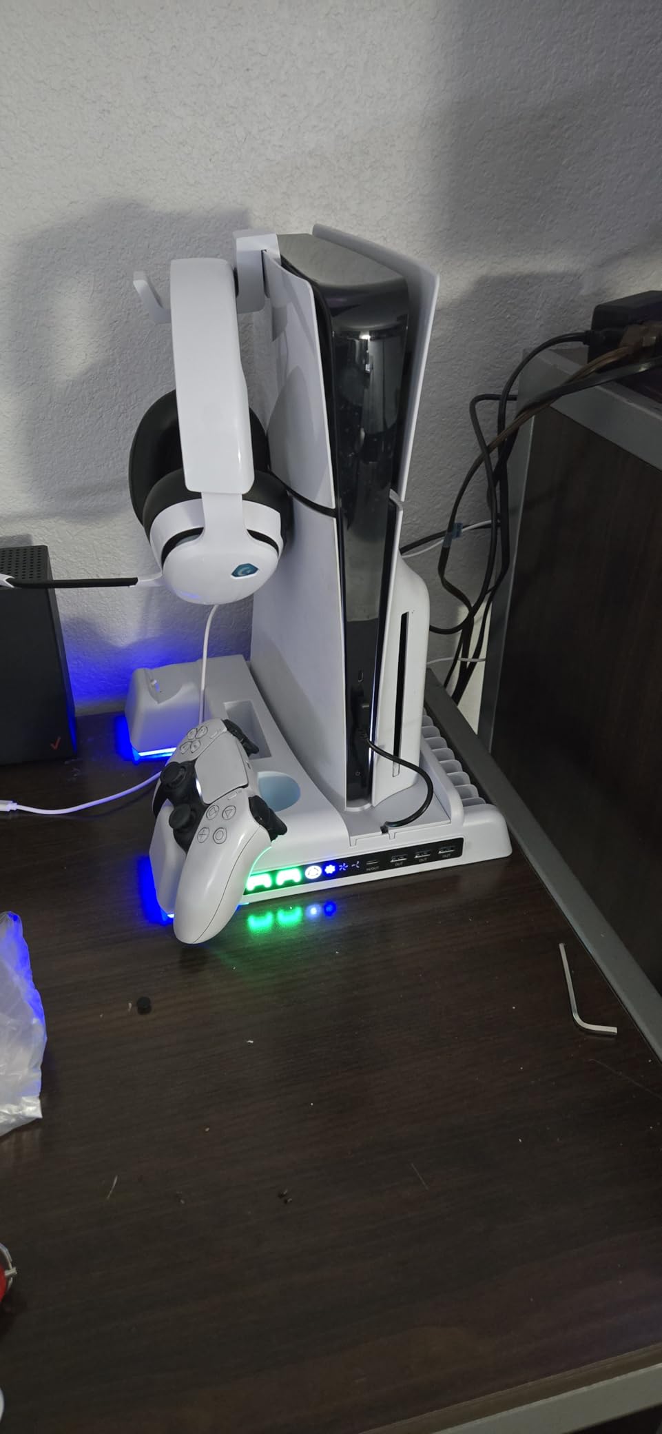 PS5/Slim/Pro Stand and Cooling Station with LED Controller Charging Station for PlayStation 5 Console, Controller Charger, Cooling Stand, PS5/Slim/Pro Accessories Kit with 3 Level Cooler Fan Customer Review PS5/Slim/Pro Stand and Cooling Station with LED Controller Charging Station for PlayStation 5 Console, Controller Charger, Cooling Stand, PS5/Slim/Pro Accessories Kit with 3 Level Cooler Fan - Customer Photo 4