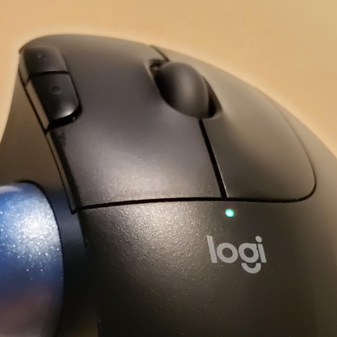 Logitech M575 Ergonomic Wireless Trackball USB Mouse, Black (910-005869) Customer Review Logitech M575 Ergonomic Wireless Trackball USB Mouse, Black (910-005869) - Customer Photo 1