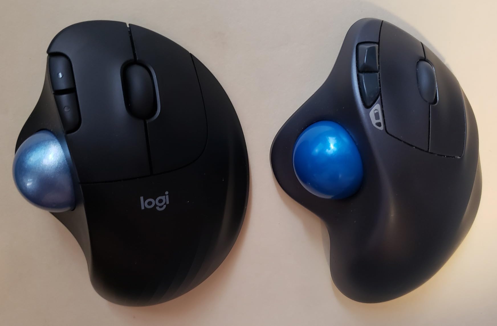 Logitech M575 Ergonomic Wireless Trackball USB Mouse, Black (910-005869) Customer Review Logitech M575 Ergonomic Wireless Trackball USB Mouse, Black (910-005869) - Customer Photo 2